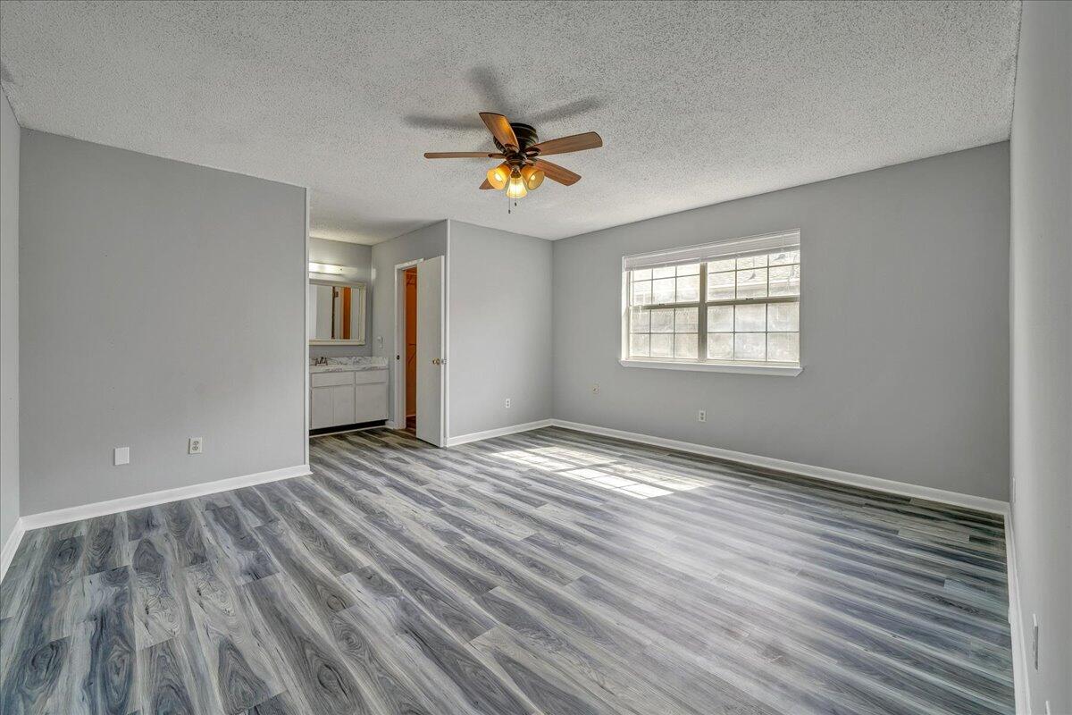 MARY ESTHER MANOR - Residential