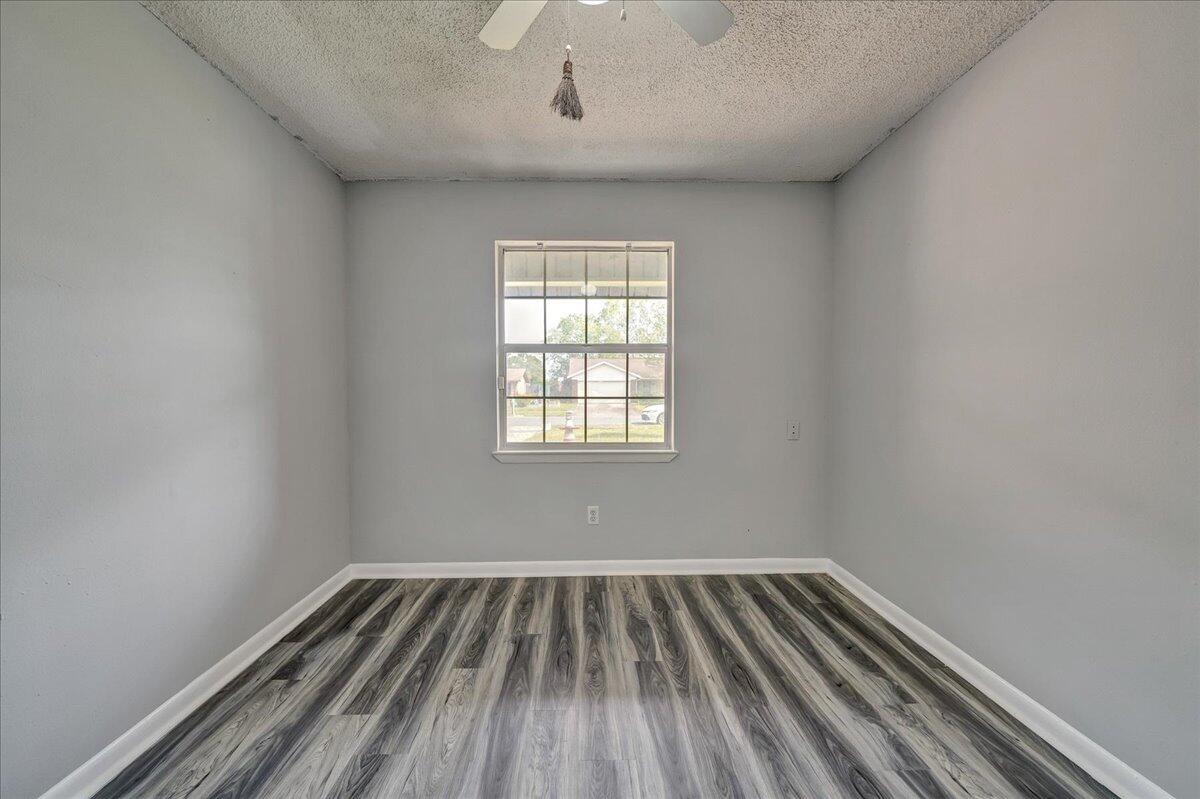 MARY ESTHER MANOR - Residential