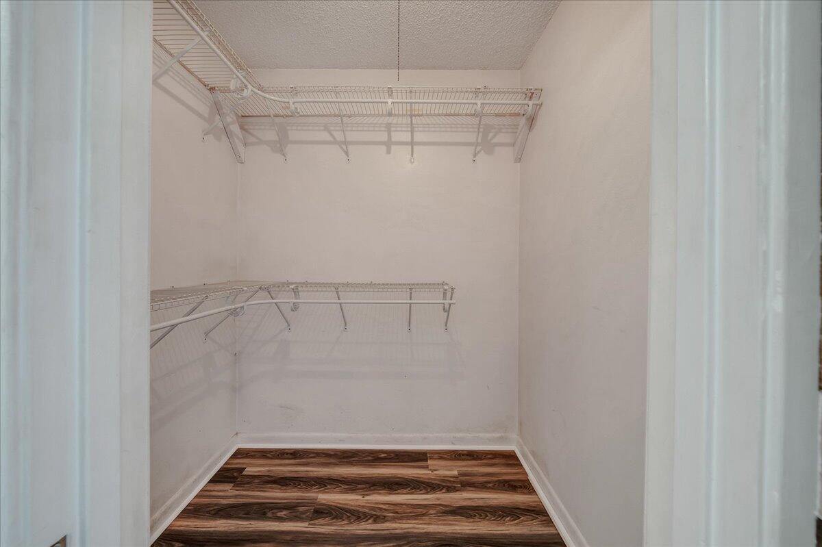 MARY ESTHER MANOR - Residential