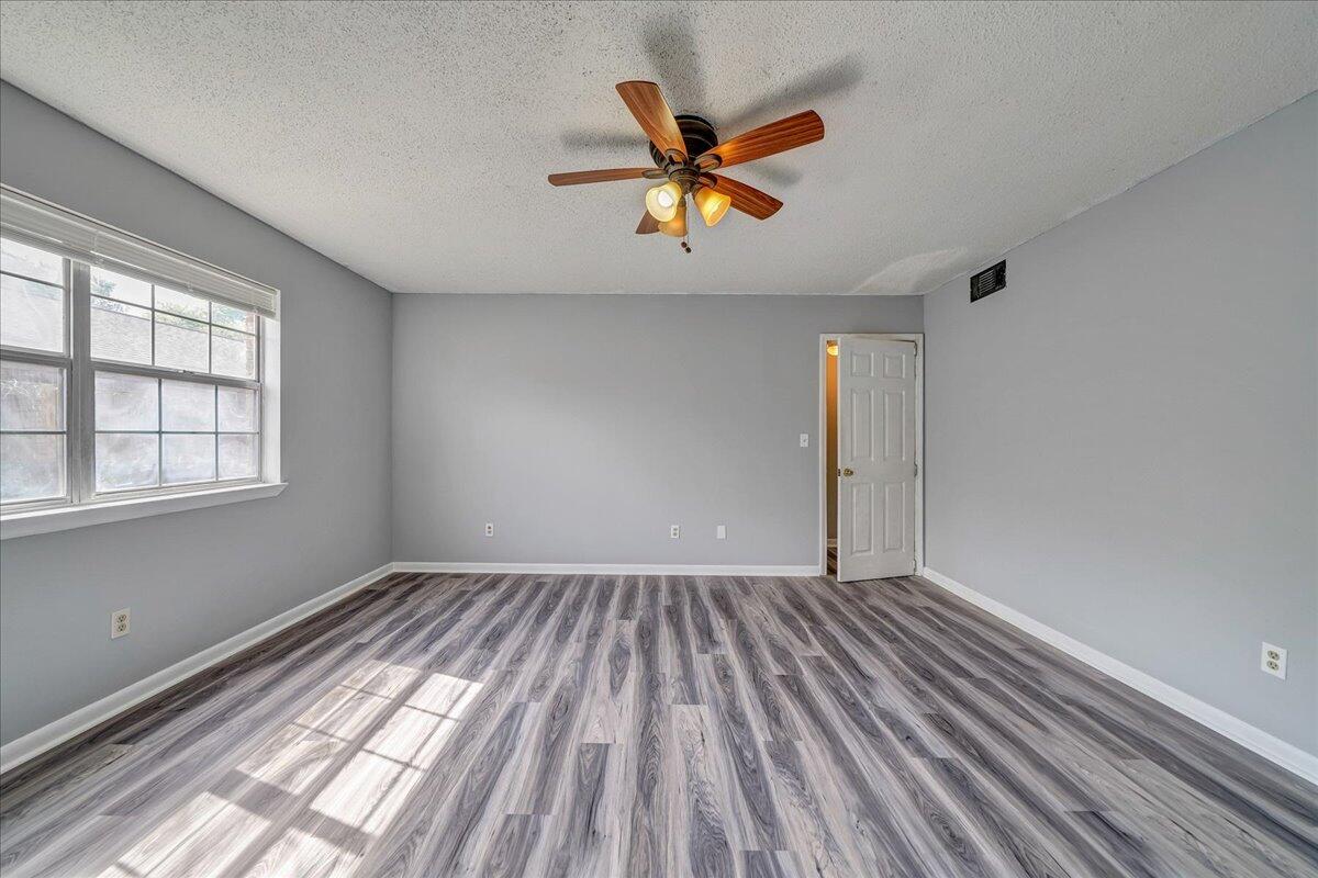 MARY ESTHER MANOR - Residential