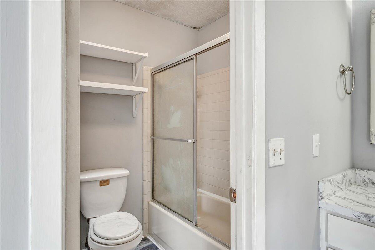 MARY ESTHER MANOR - Residential