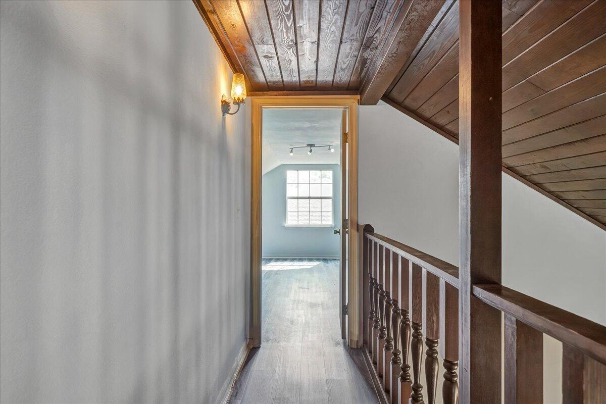 MARY ESTHER MANOR - Residential