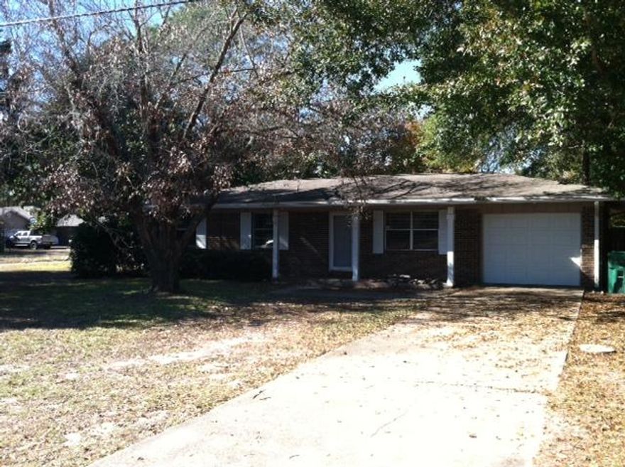 3 bed/2 bath house with a fenced in yard on a large corner lot in Shalimar, close to both bases and the beaches. 1 car garage and bonus room. Newer carpet and paint through out. Make an appointment to see it today. Small pets allowed with non-refundable deposit.