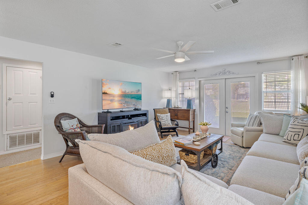 MAINSAIL THE COTTAGES AT - Residential
