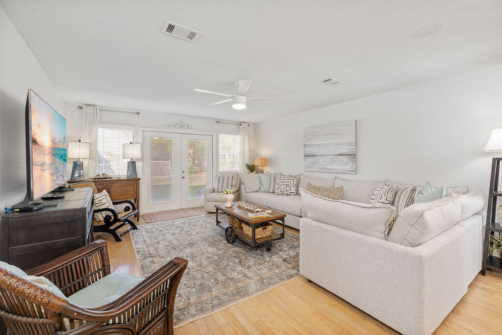 MAINSAIL THE COTTAGES AT - Residential