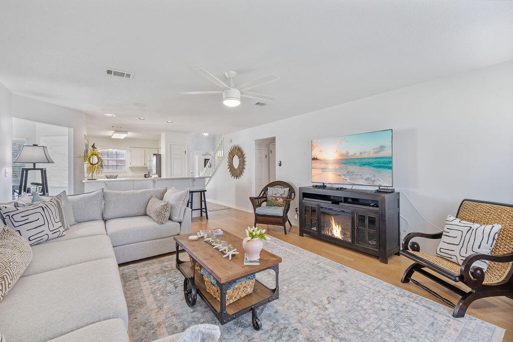 MAINSAIL THE COTTAGES AT - Residential