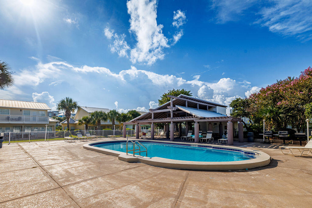 MAINSAIL THE COTTAGES AT - Residential