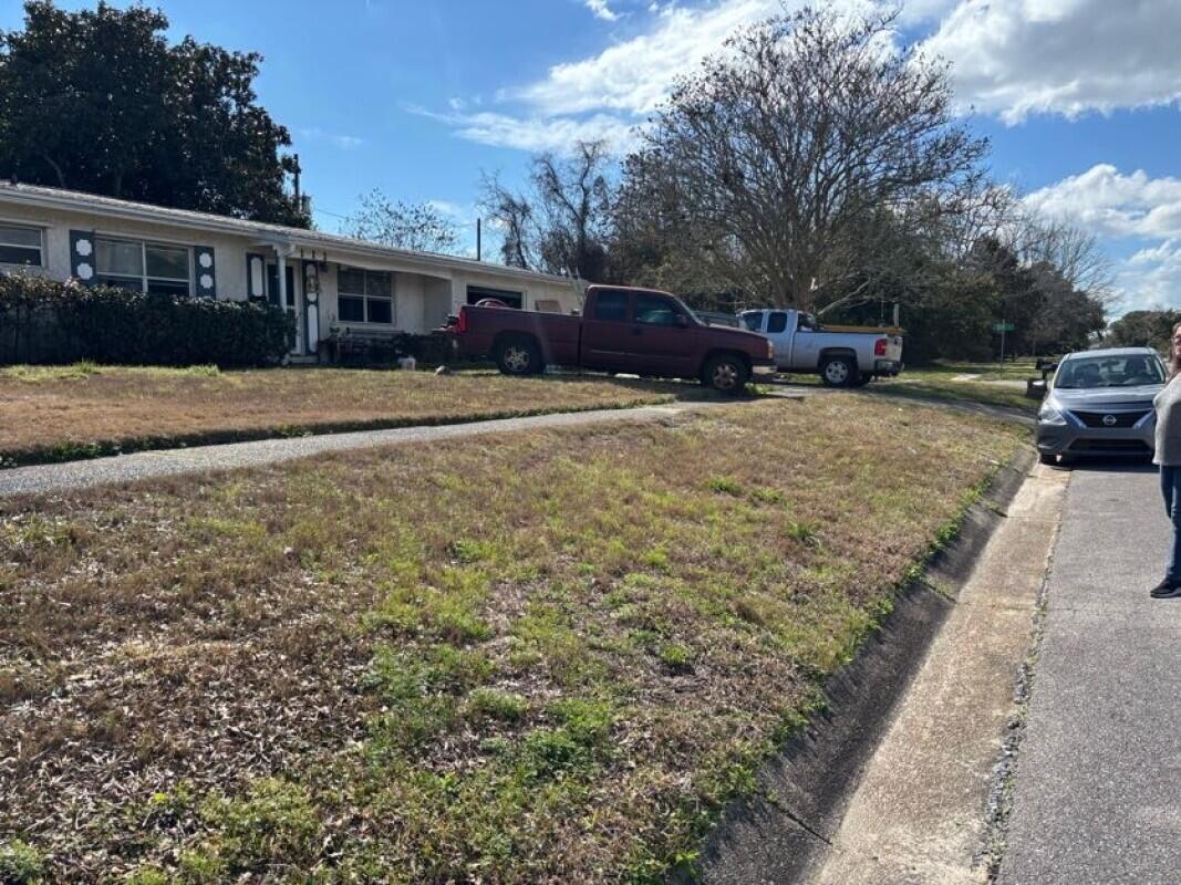 OAK TREE PARK - Residential