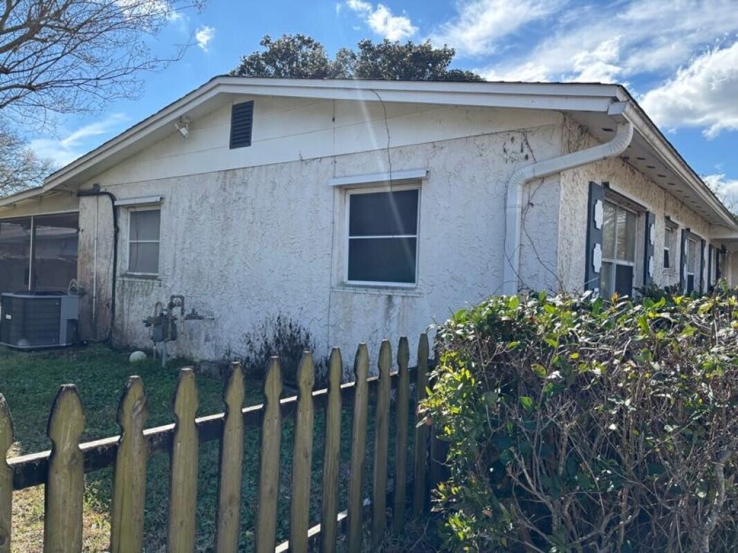 OAK TREE PARK - Residential