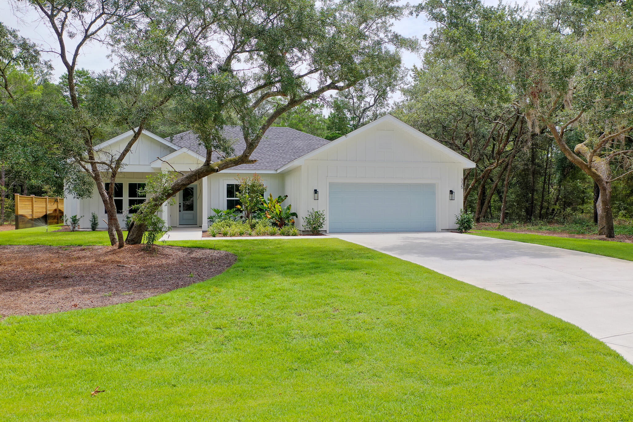 MAGNOLIA BAY ESTATES - Residential