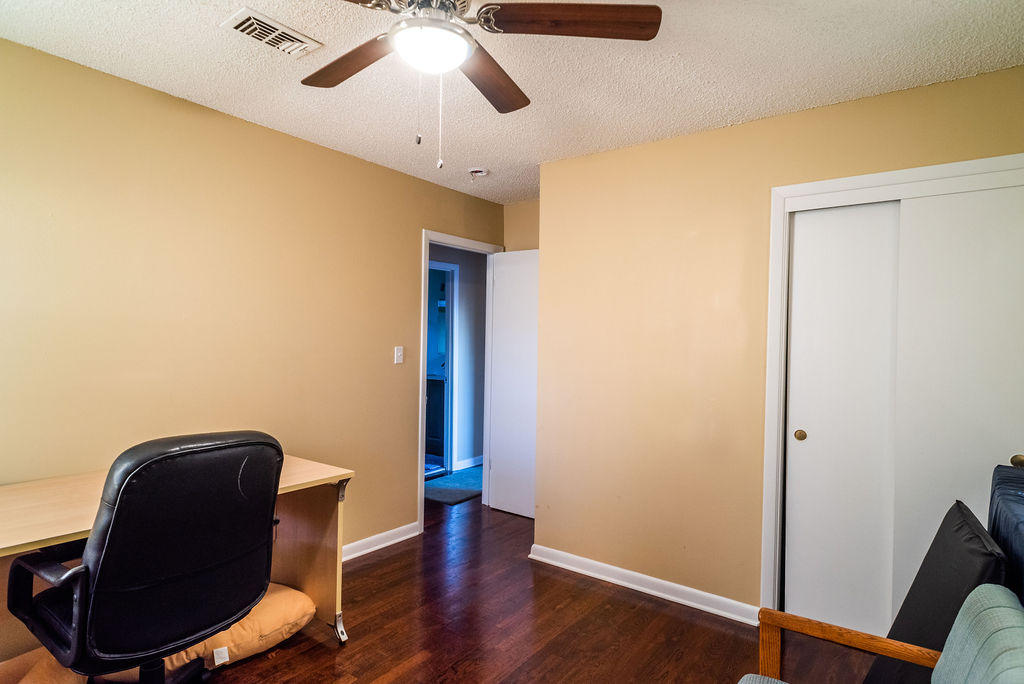 JACKS S/D - Residential
