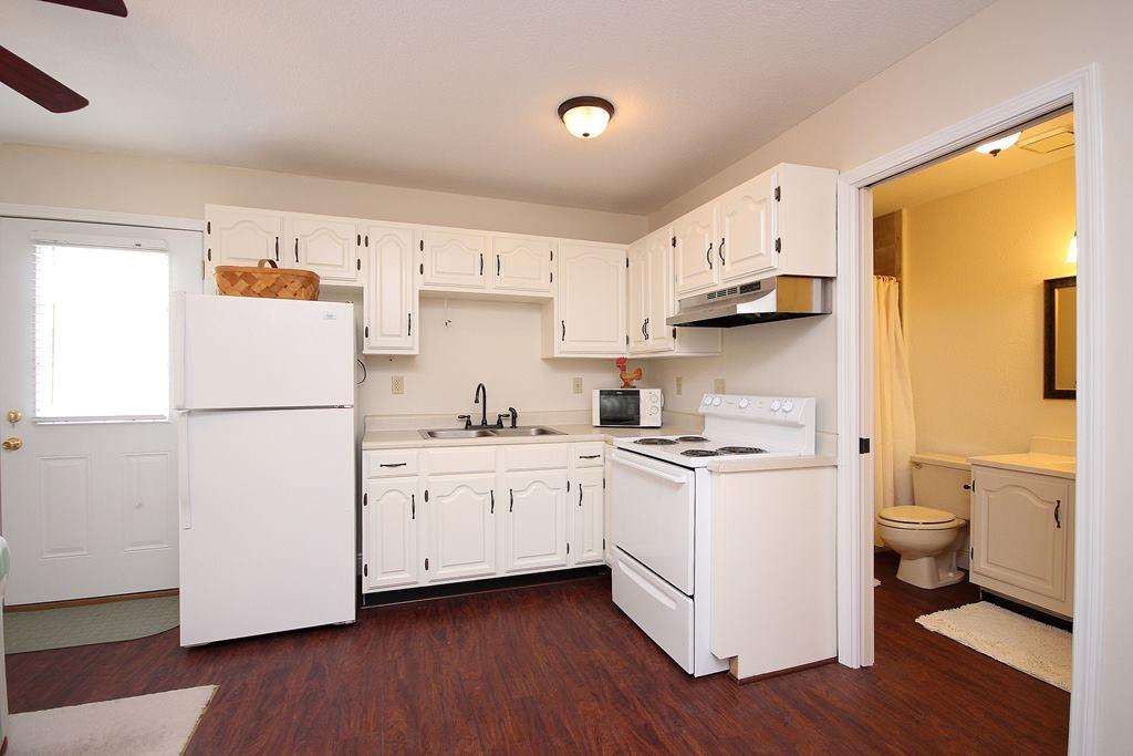 DOLPHIN COVE ESTATES - Residential