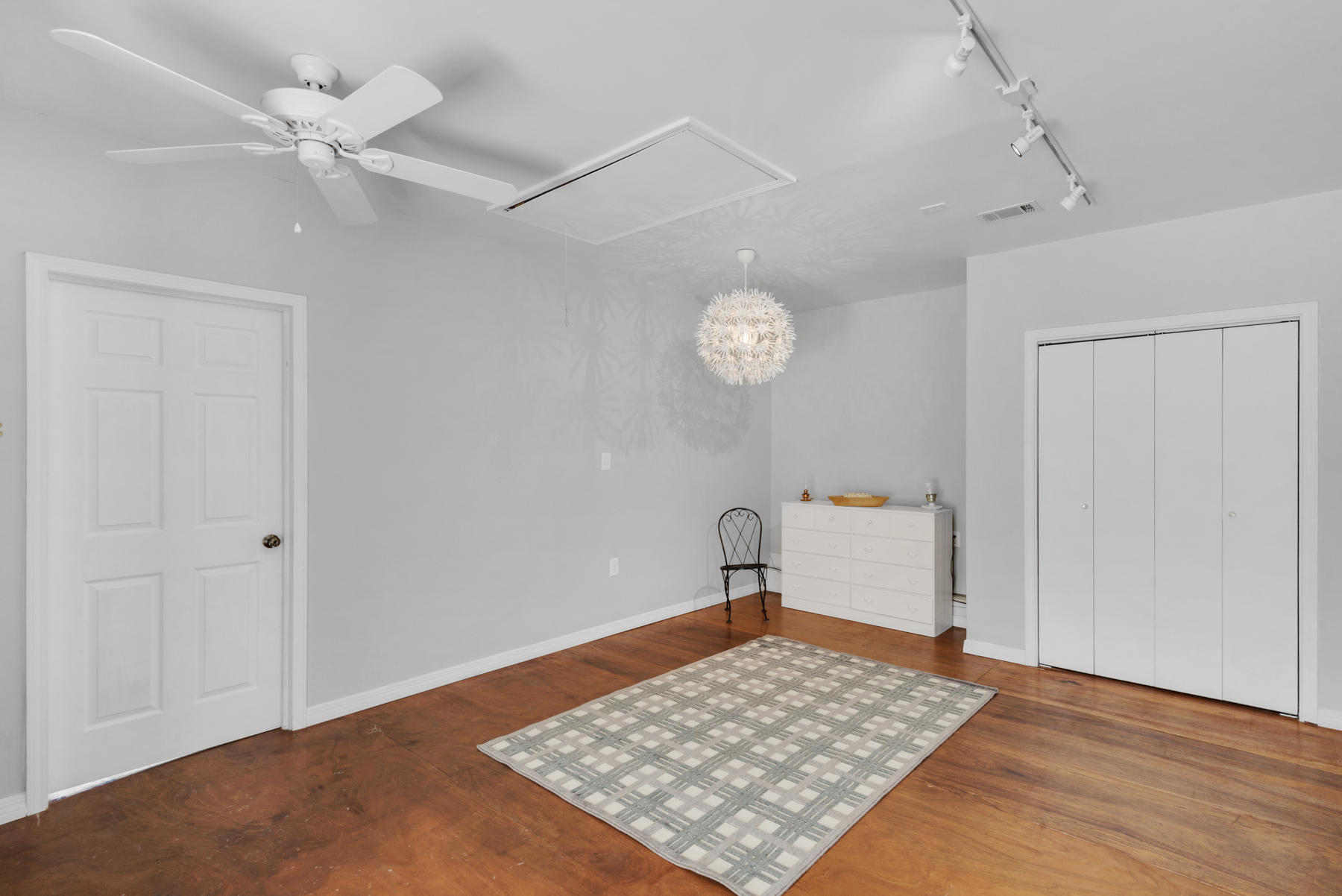 CANO ESTATES - Residential