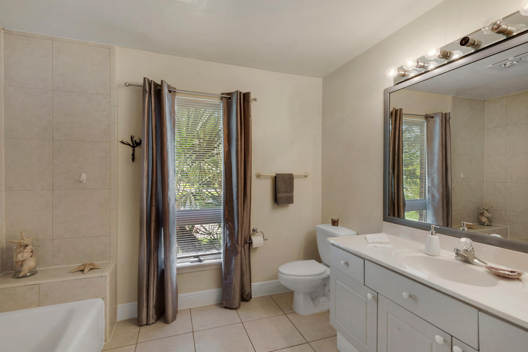 CANO ESTATES - Residential