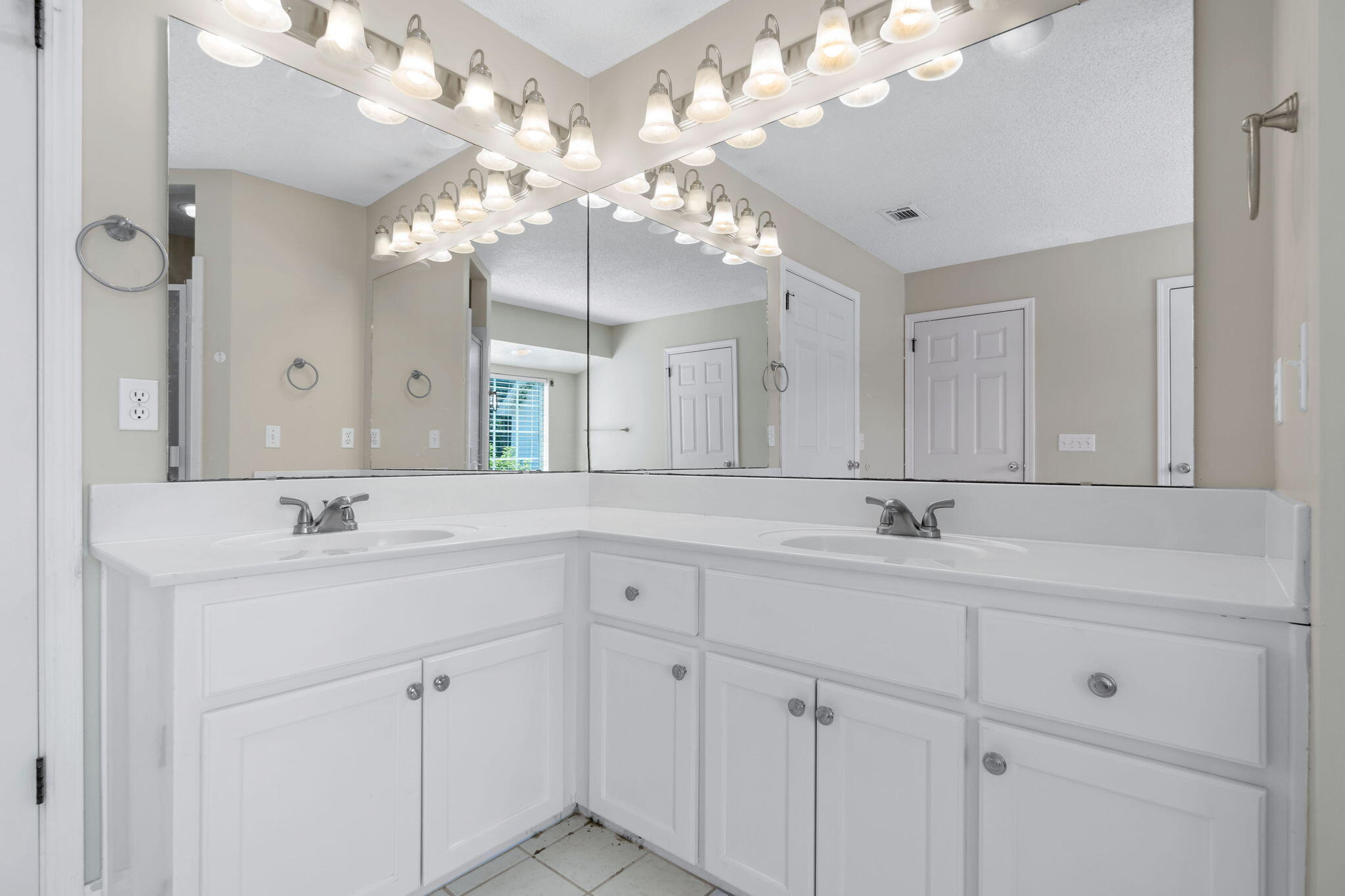 VILLAGE OF BOLTON AT BLUEWATER BAY - Residential Lease