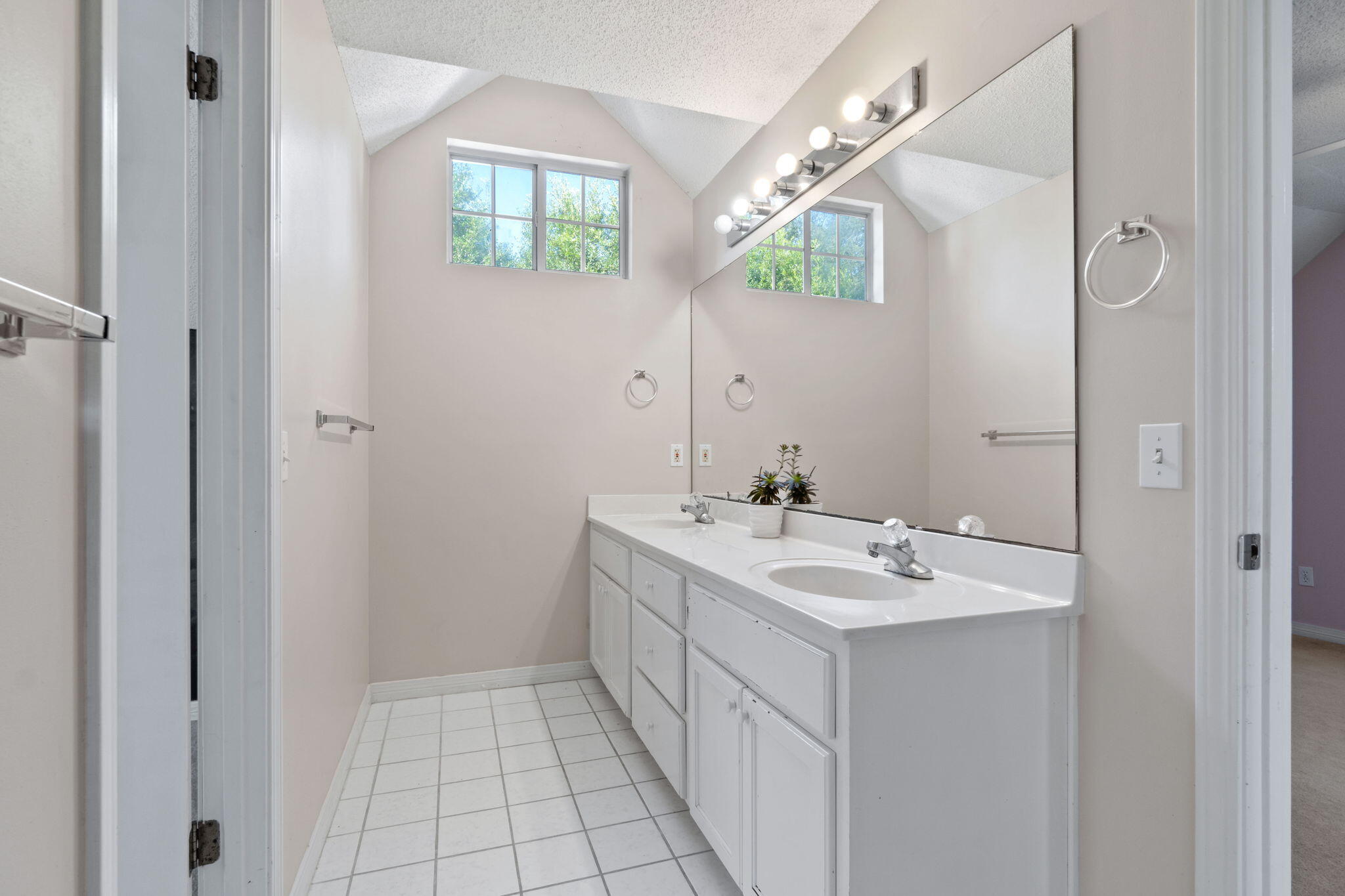 VILLAGE OF BOLTON AT BLUEWATER BAY - Residential Lease