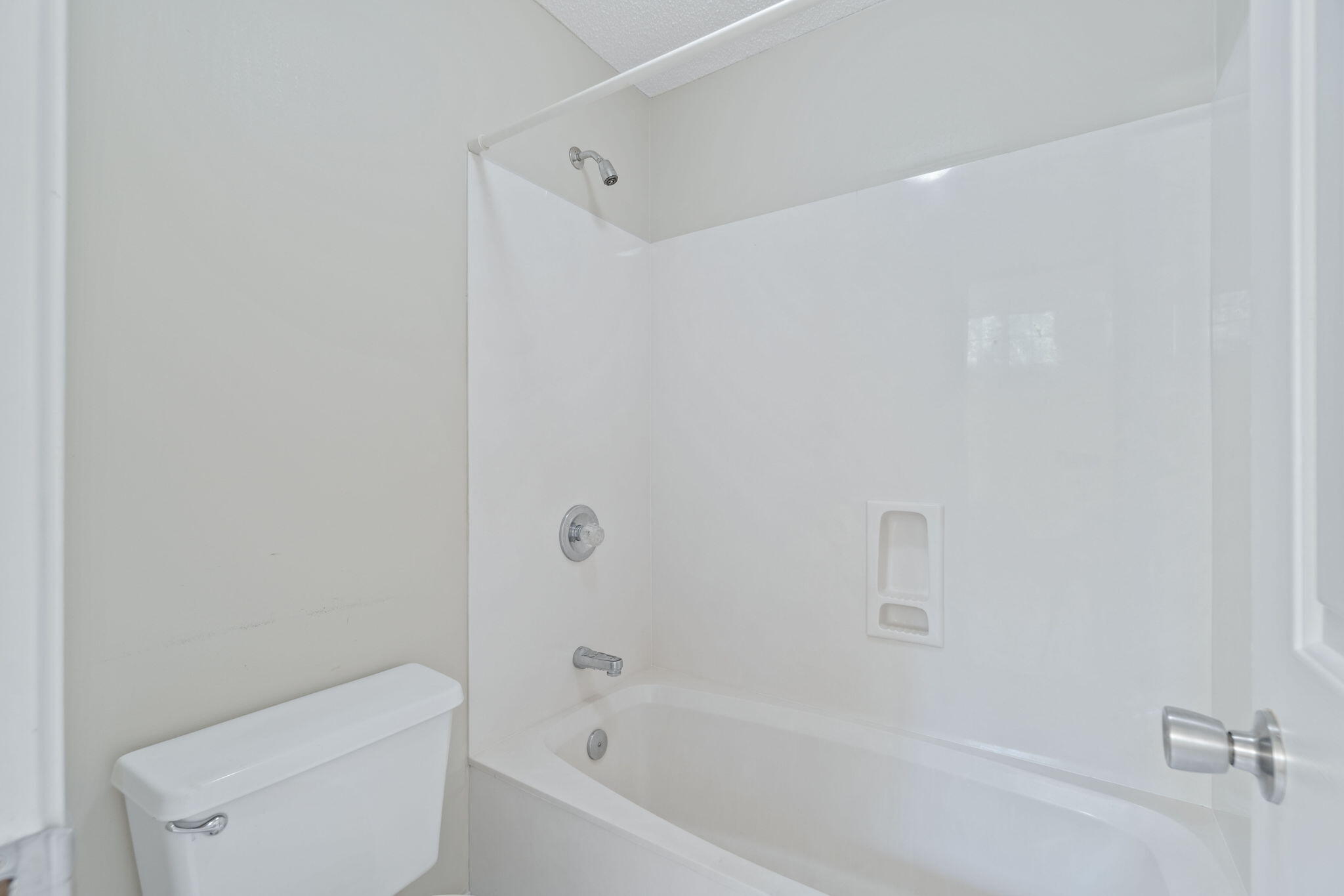 VILLAGE OF BOLTON AT BLUEWATER BAY - Residential Lease