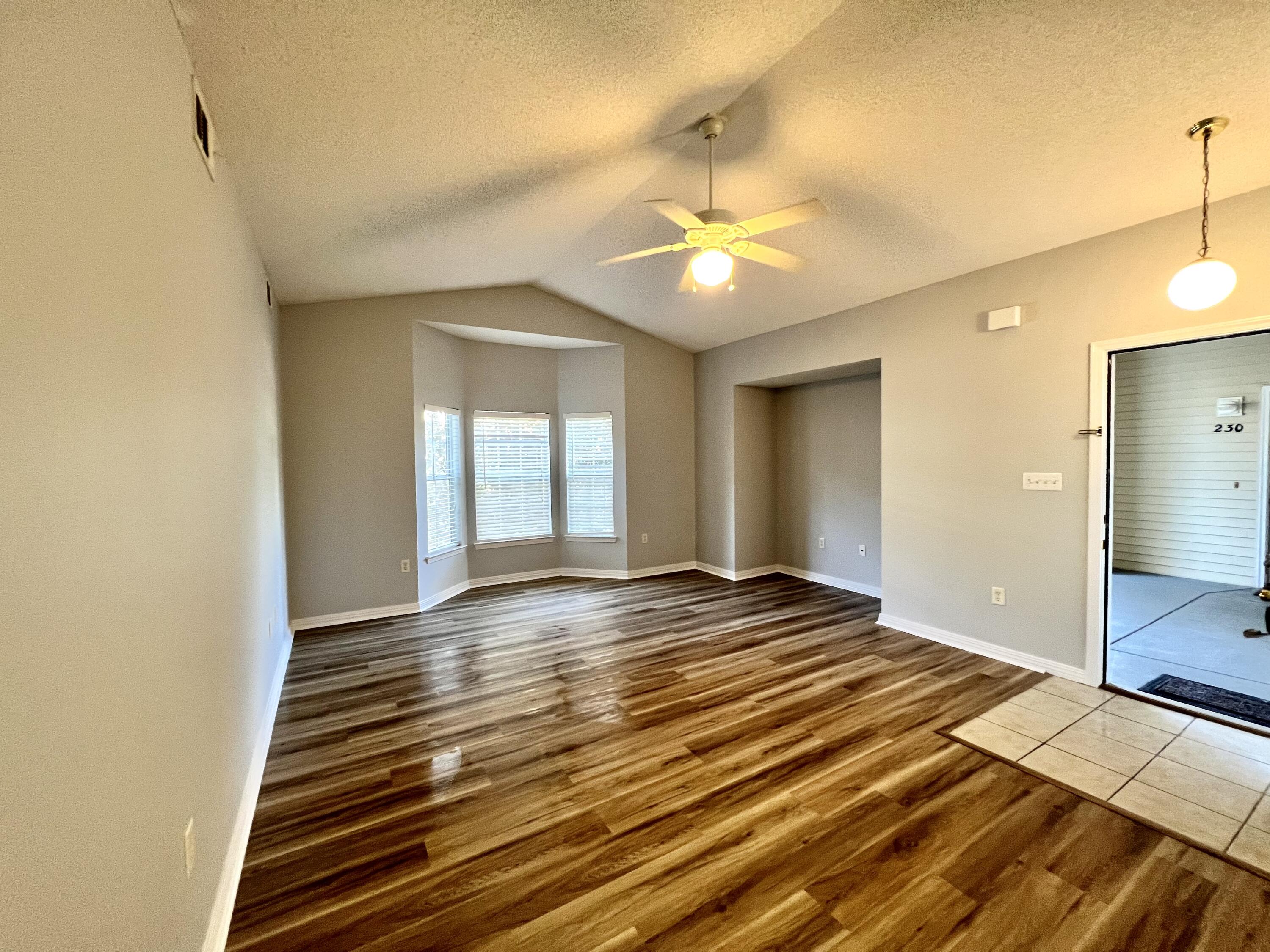 THE OAKS AT NICEVILLE PH I - Residential Lease