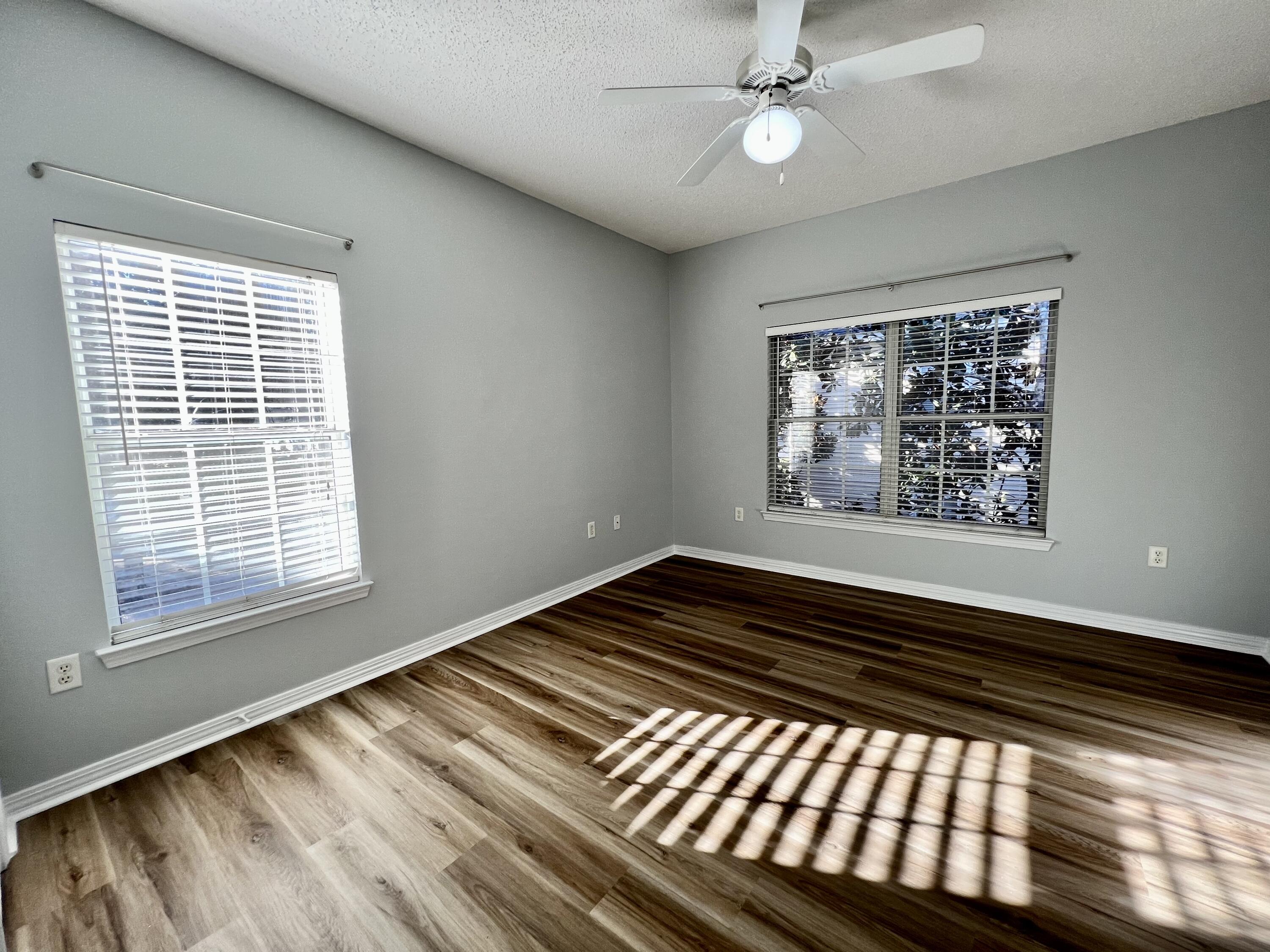 THE OAKS AT NICEVILLE PH I - Residential Lease