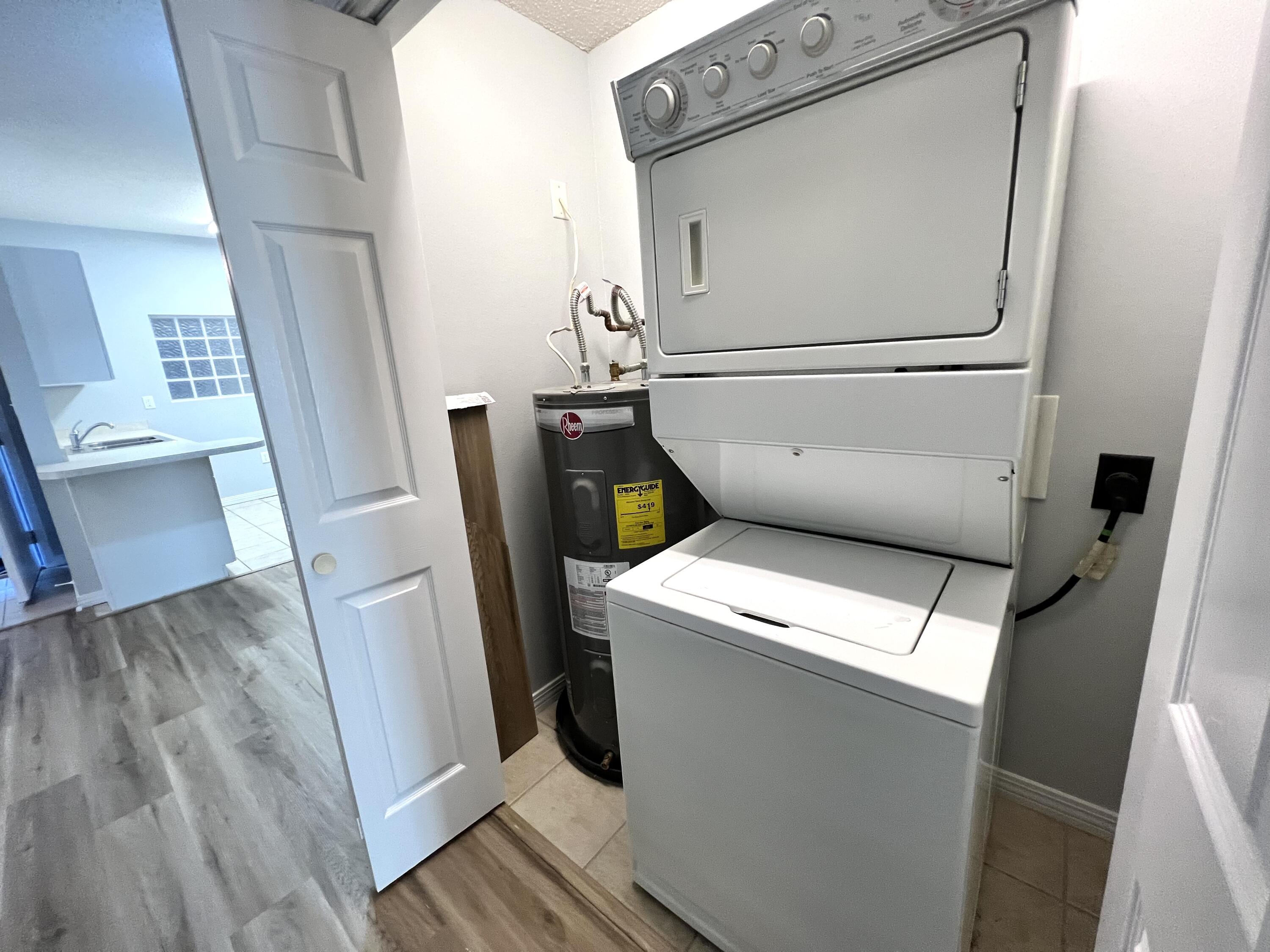 THE OAKS AT NICEVILLE PH I - Residential Lease