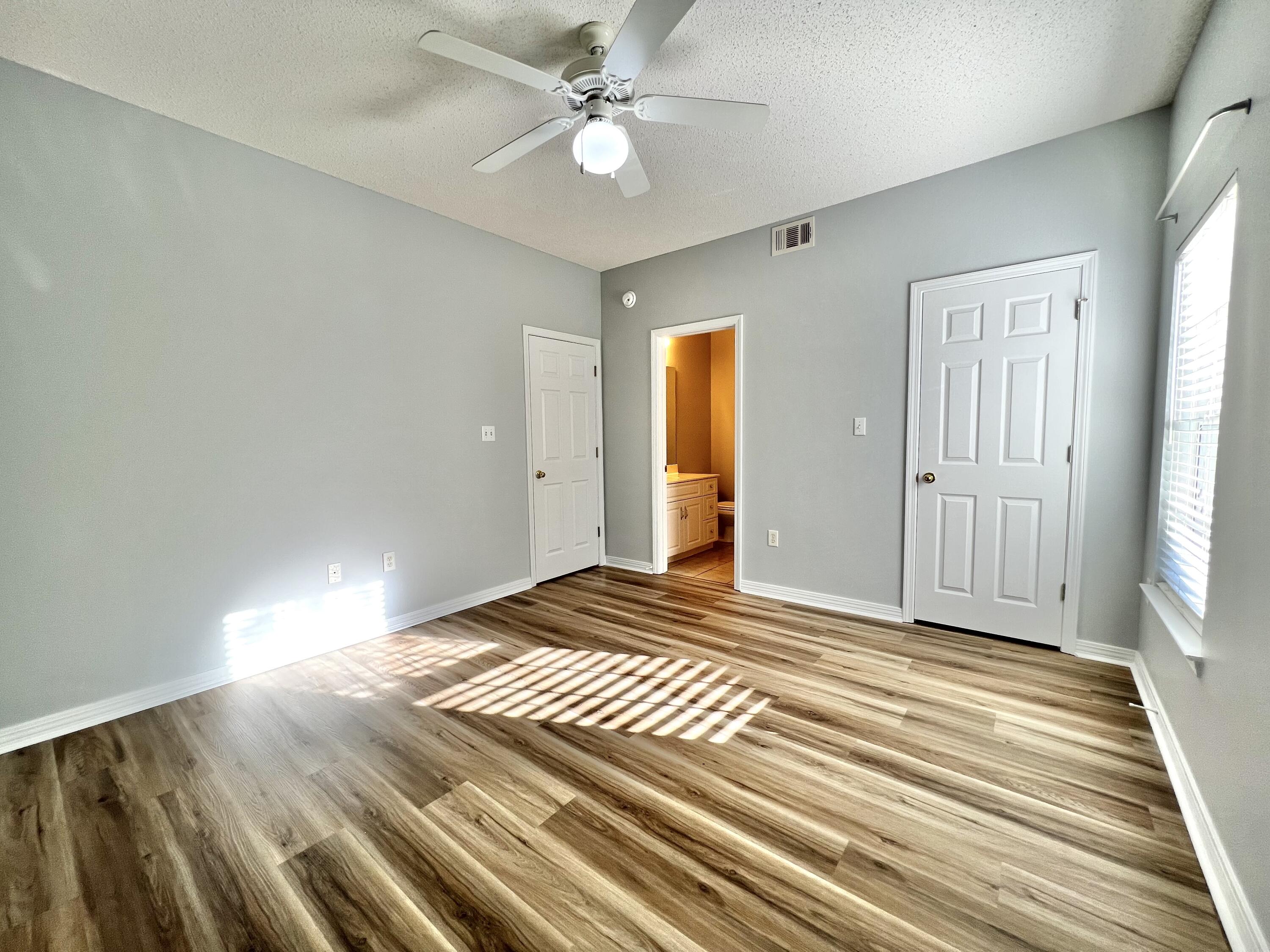 THE OAKS AT NICEVILLE PH I - Residential Lease