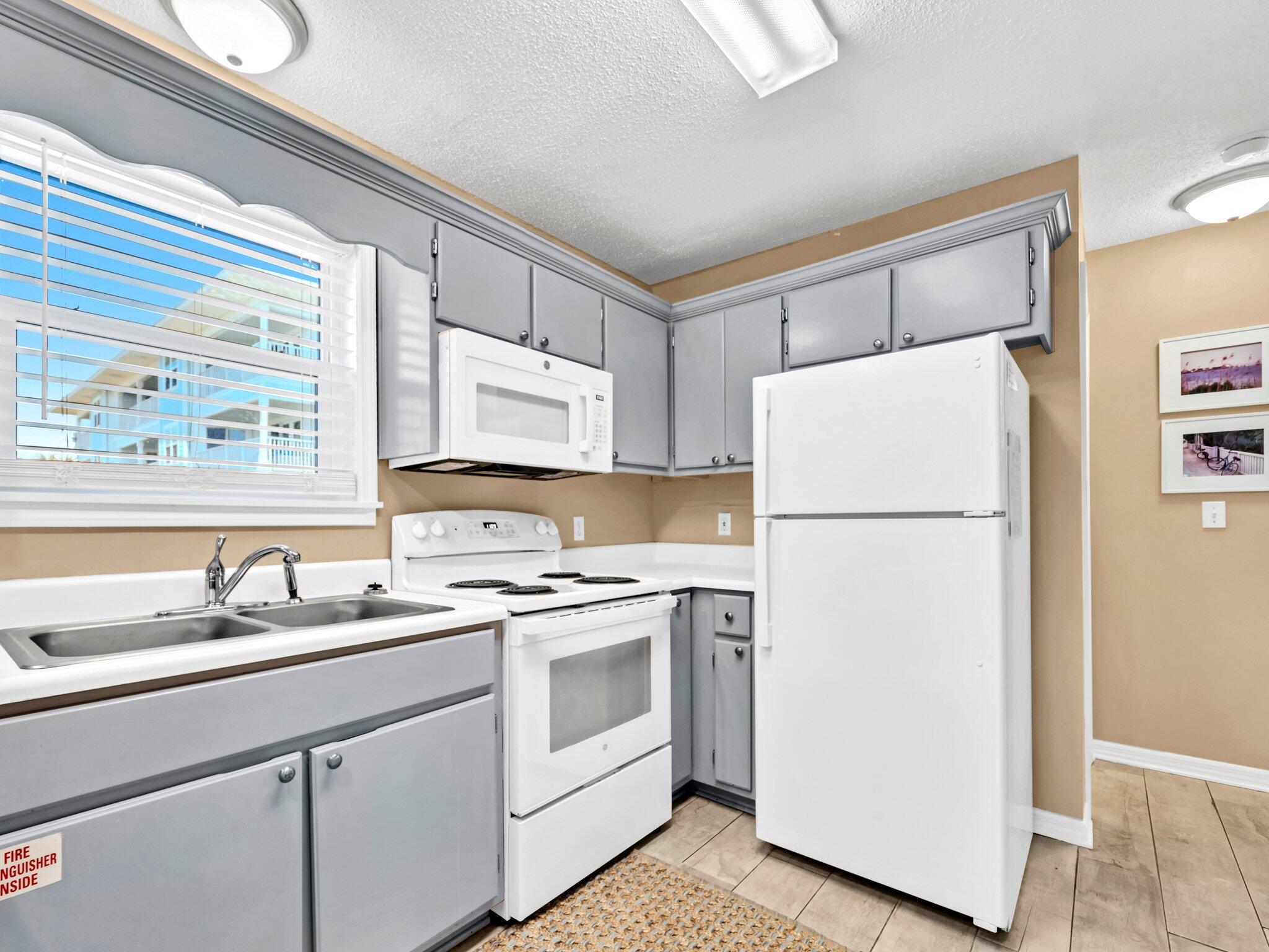 BEACHSIDE VILLAS CONDO - Residential