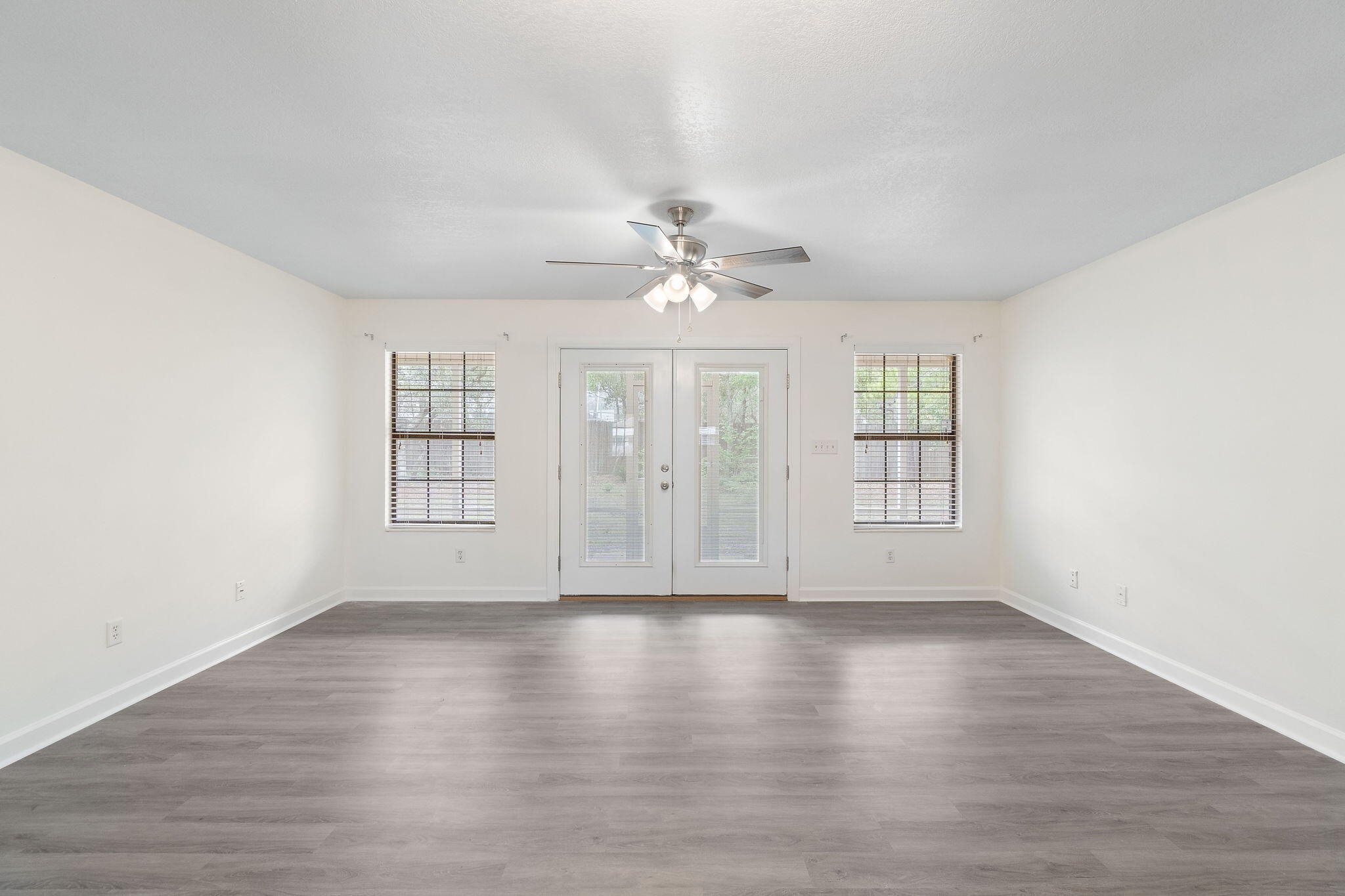 MAGNOLIA MANOR - Residential