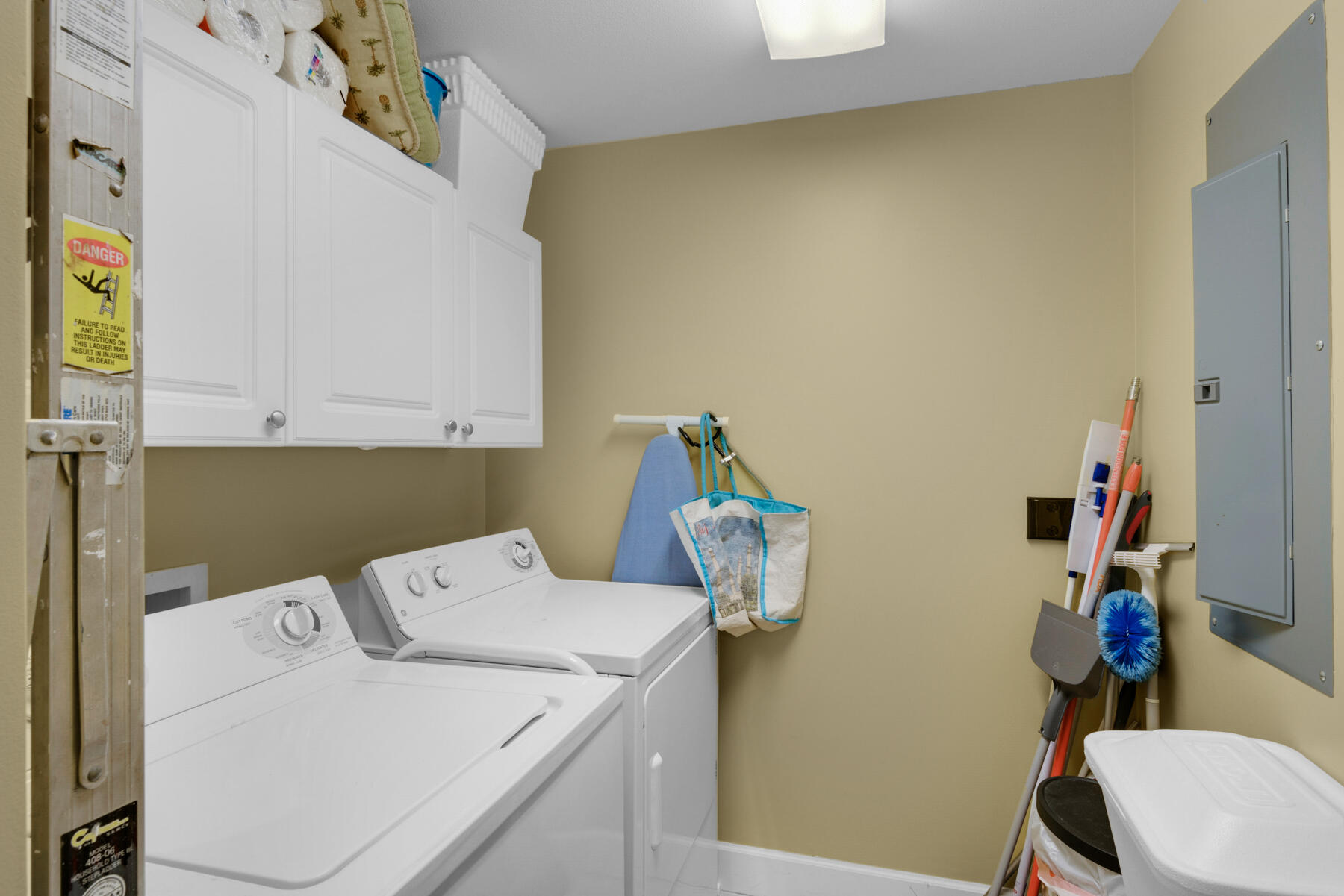 SUNRISE BEACH - Residential