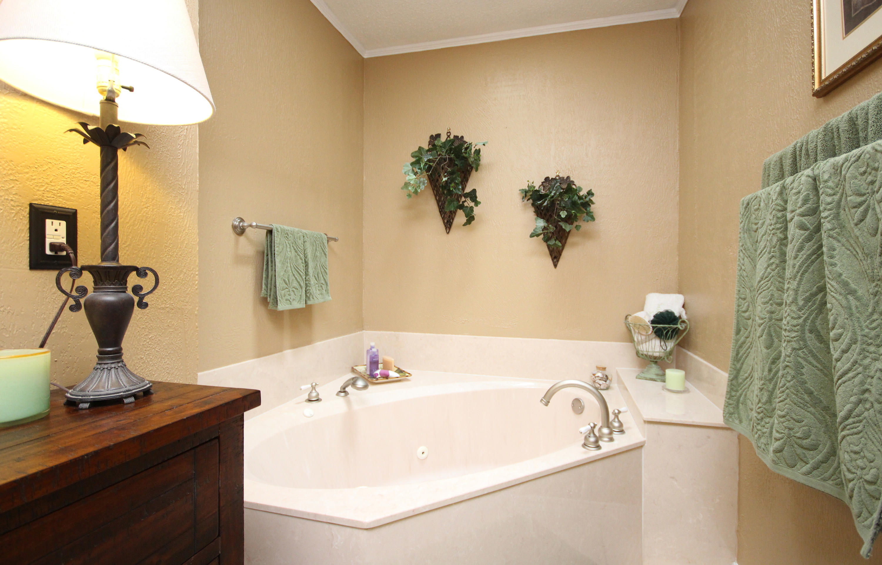 TANGLEWOOD S/D 1ST ADDN - Residential