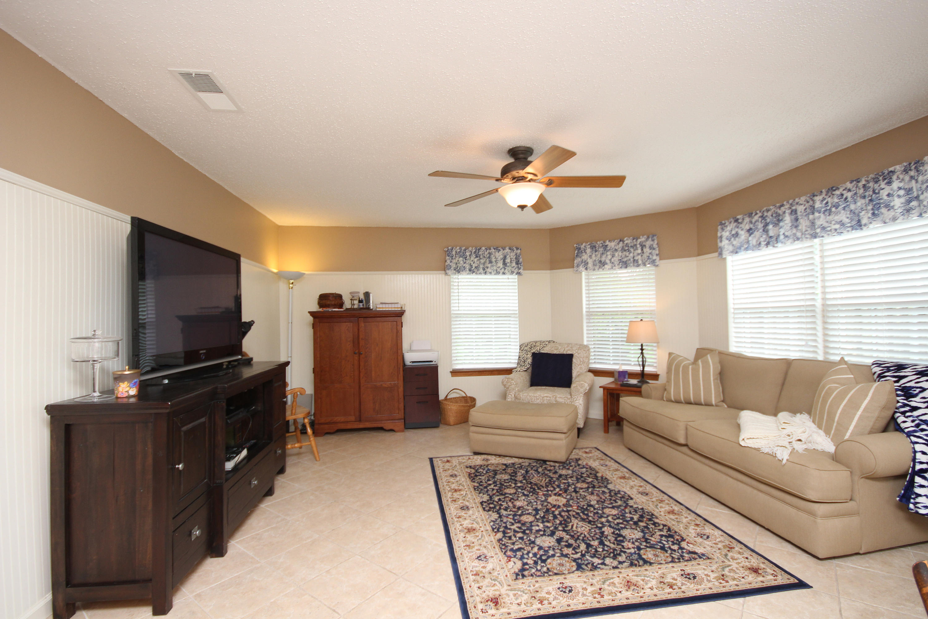 TANGLEWOOD S/D 1ST ADDN - Residential