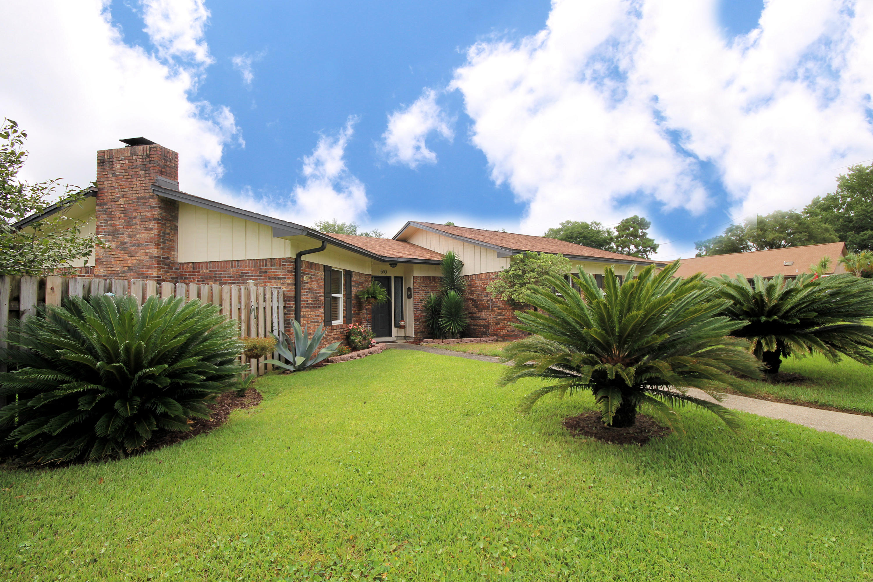 TANGLEWOOD S/D 1ST ADDN - Residential