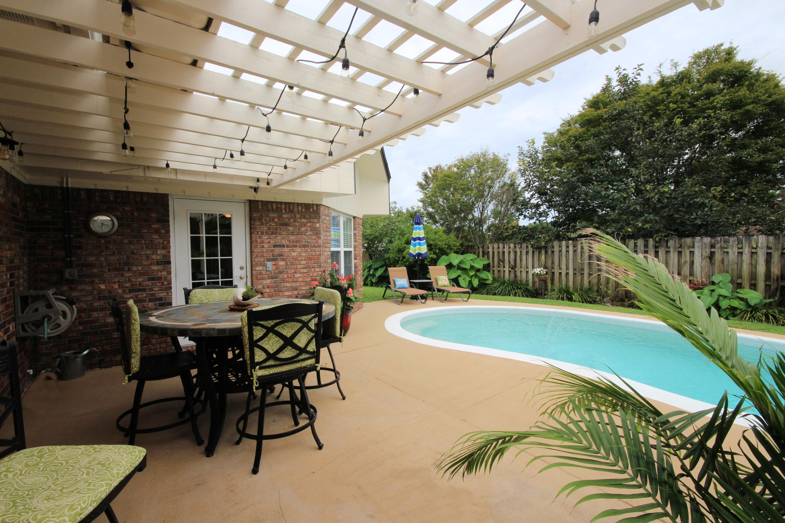 TANGLEWOOD S/D 1ST ADDN - Residential