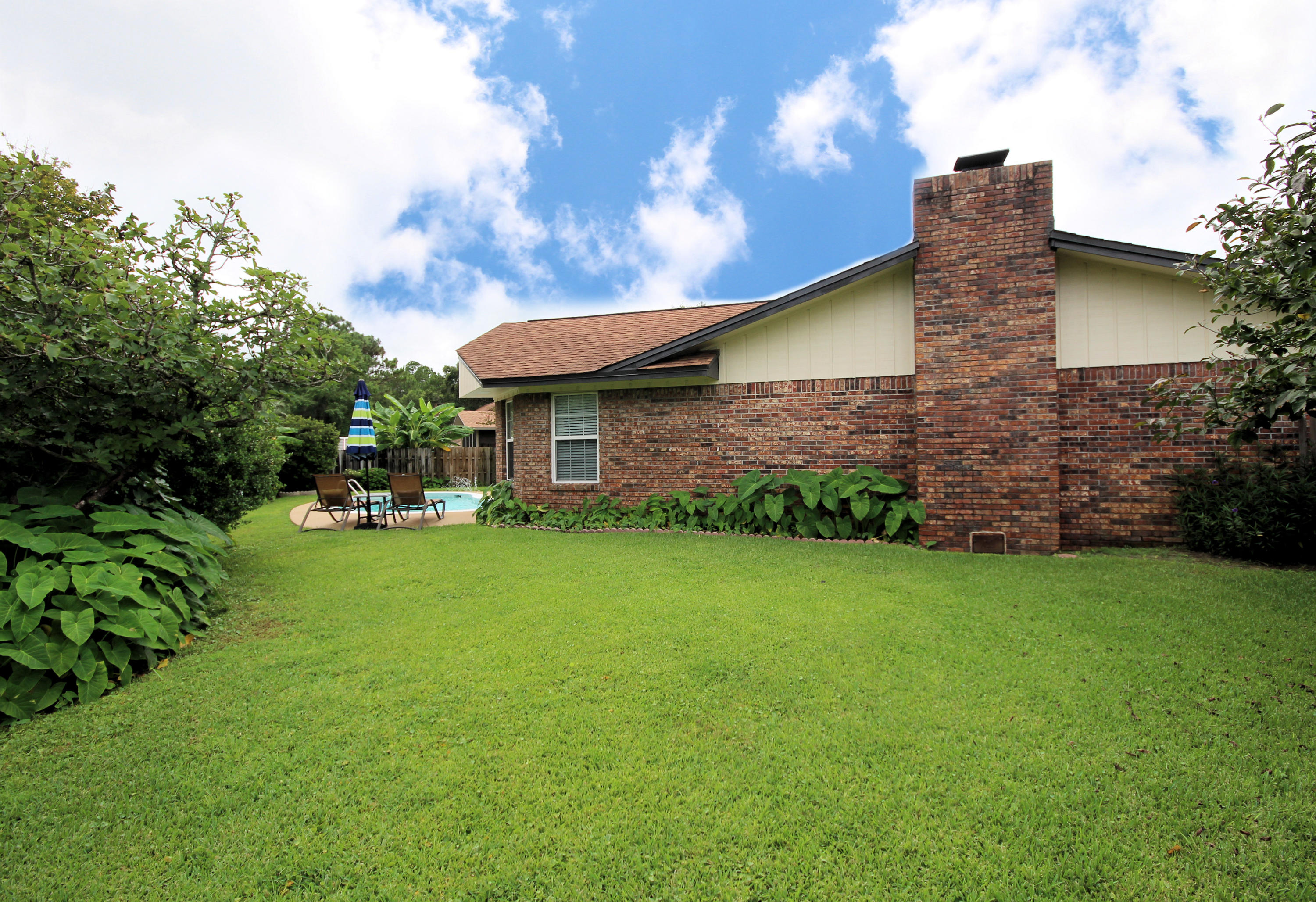 TANGLEWOOD S/D 1ST ADDN - Residential