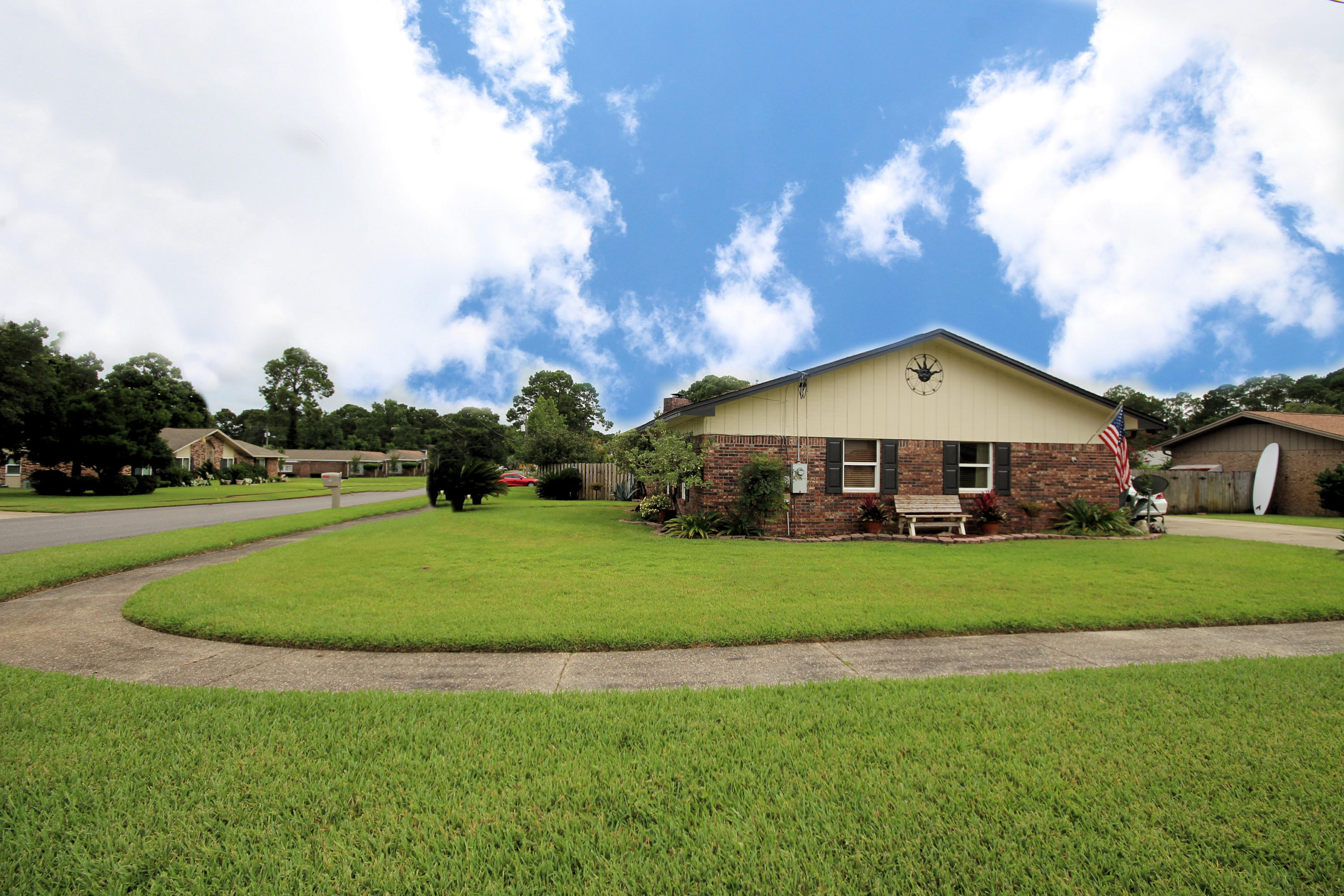 TANGLEWOOD S/D 1ST ADDN - Residential