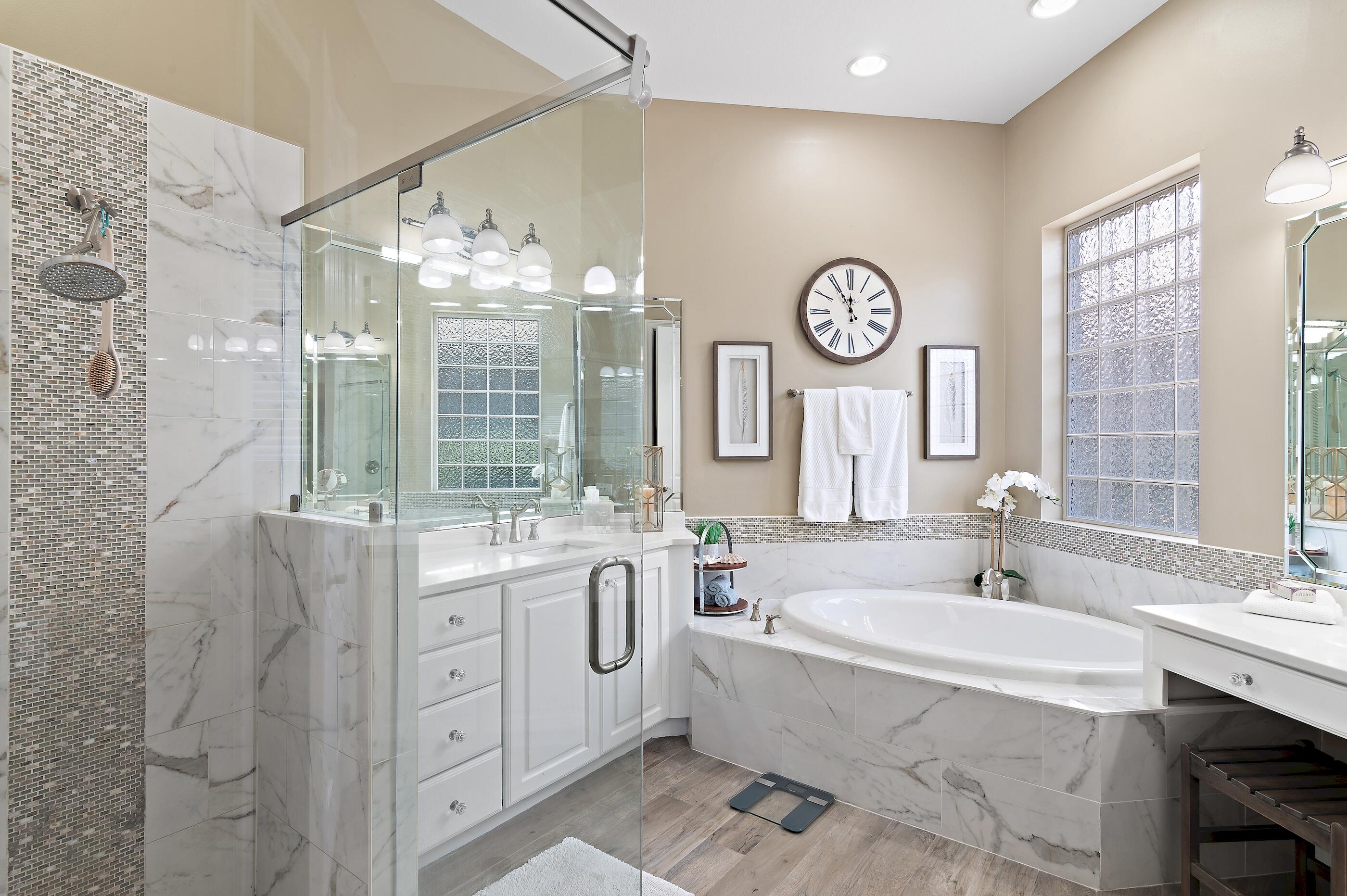 REGATTA BAY - Residential