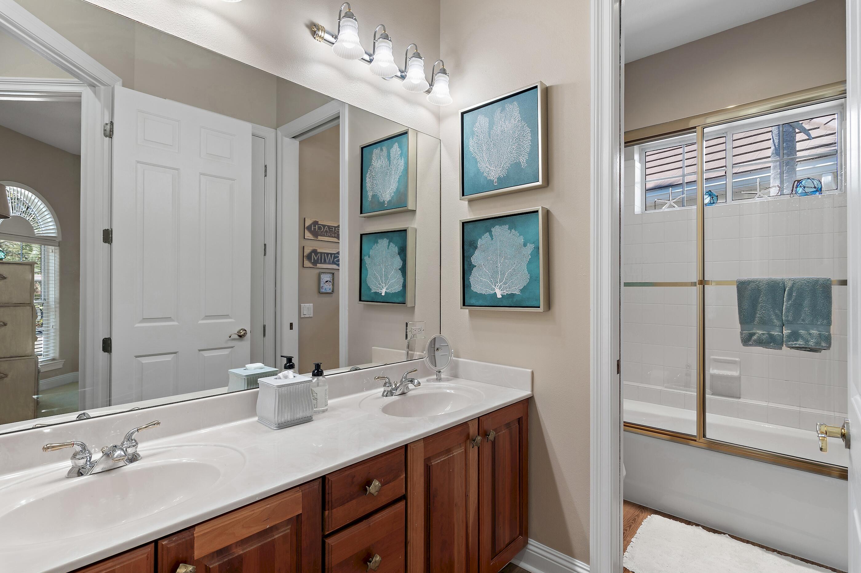 REGATTA BAY - Residential