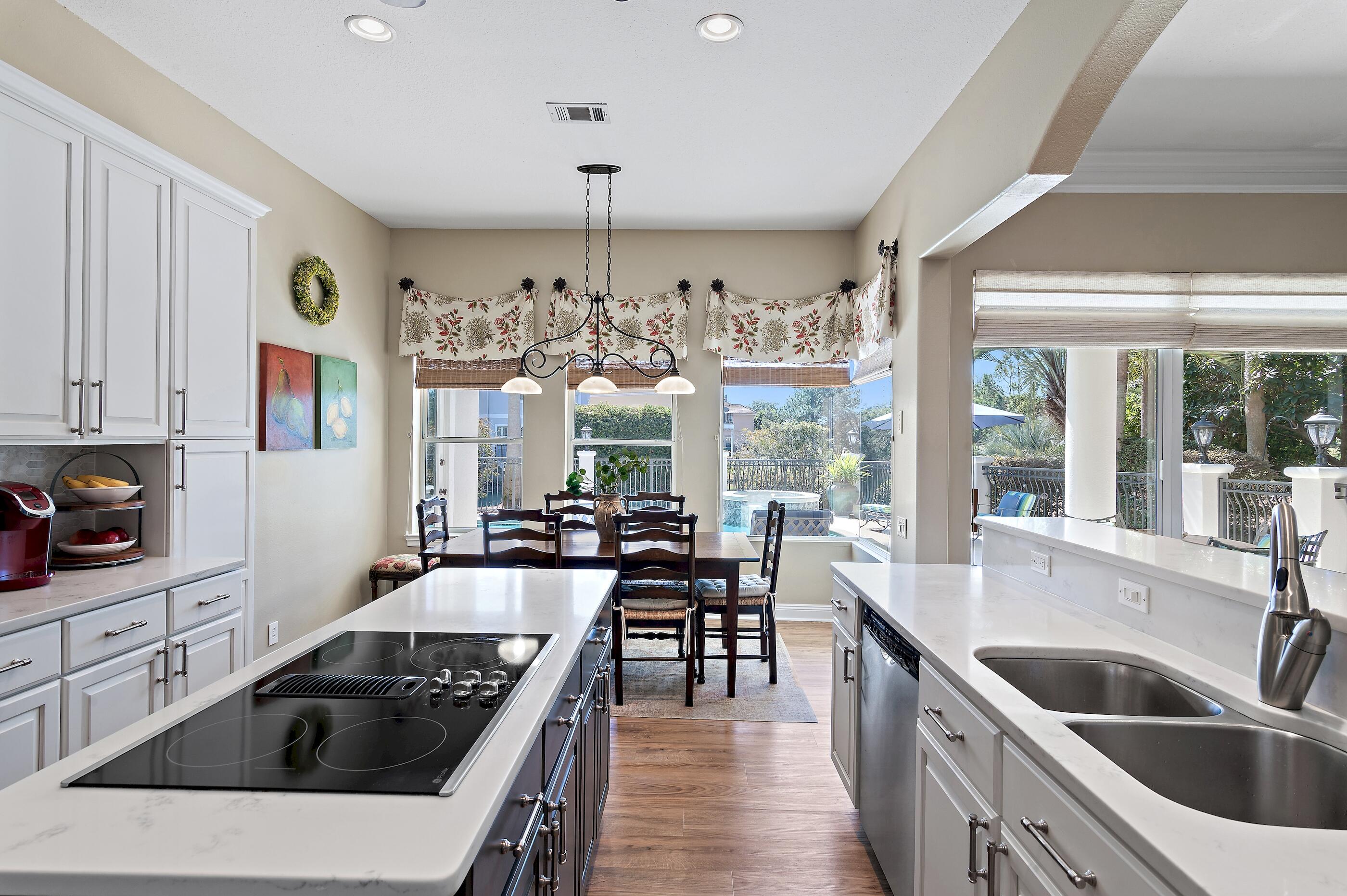 REGATTA BAY - Residential