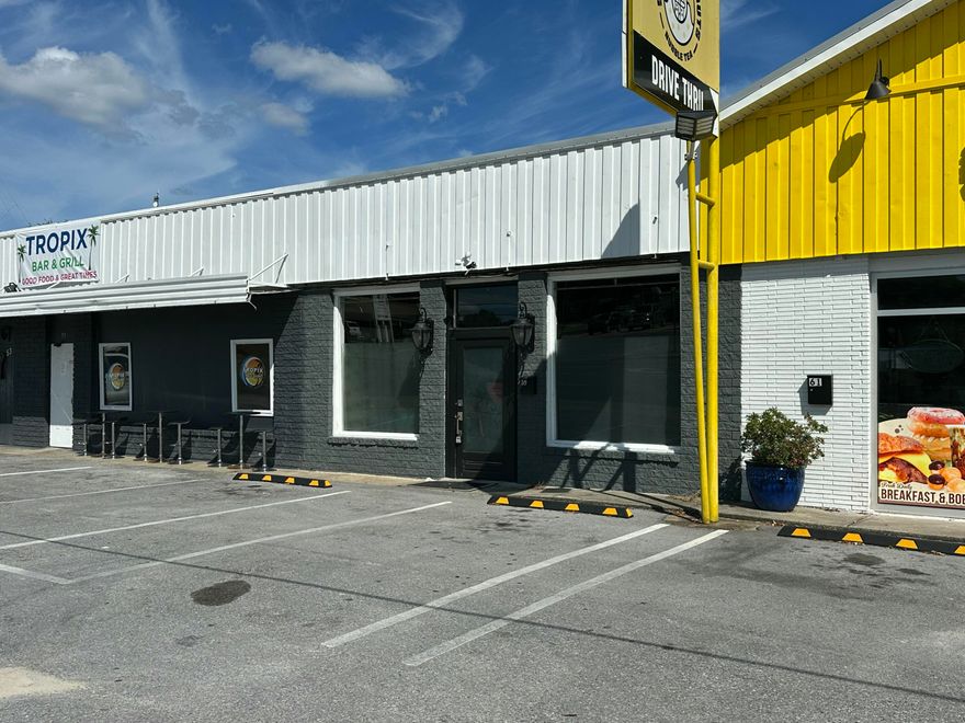 Consider this 1,775 SF in-line retail unit fronting Beal Pkwy in Fort Walton Beach, Florida. This location offers high visibility with a traffic count (AADT) of 14k vehicles per day on Beal Pkwy, and convenient rear access via Shell Avenue SE. Positioned next to Sun Kolache Donuts, the unit is situated just one block from Hollywood Boulevard, half a mile from Highway 98, and 1.5 miles from Okaloosa Island. This lease is a NNN lease with the offered rate at $14 PSF base rent, plus NNN expenses of $3.90 PSF, plus 1% sales tax = $2,649.92 per month in total rent payments.