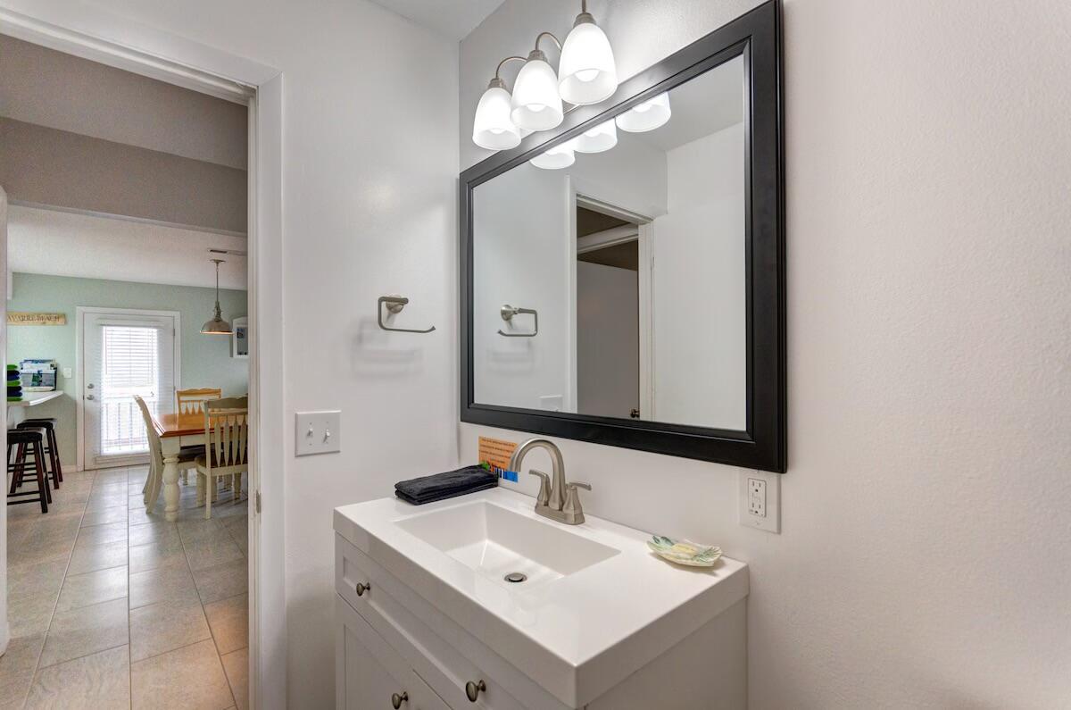 BEACHVIEW CONDOMINIUM - Residential