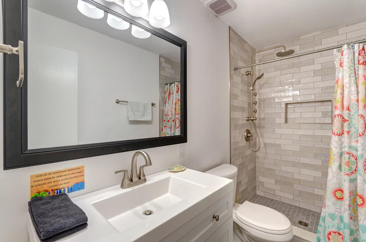 BEACHVIEW CONDOMINIUM - Residential
