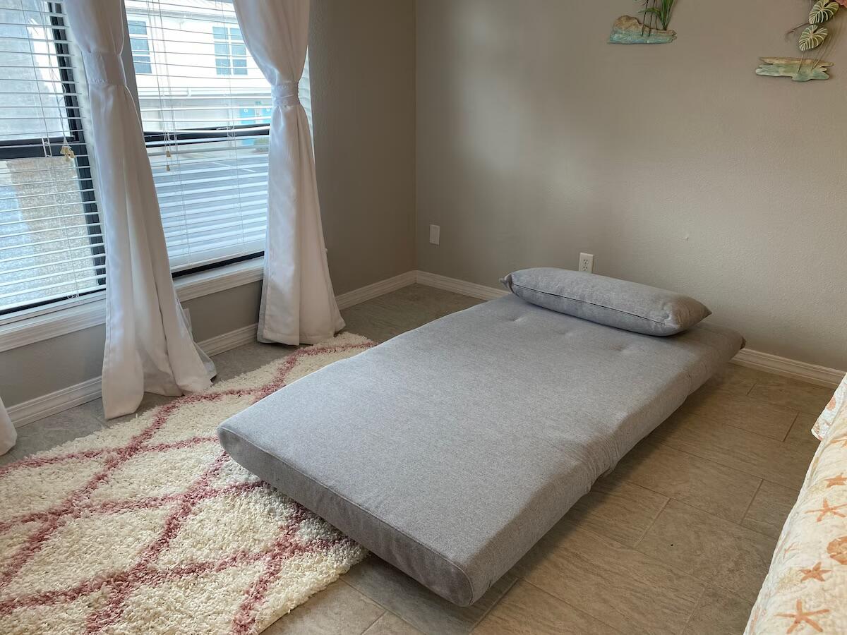 BEACHVIEW CONDOMINIUM - Residential