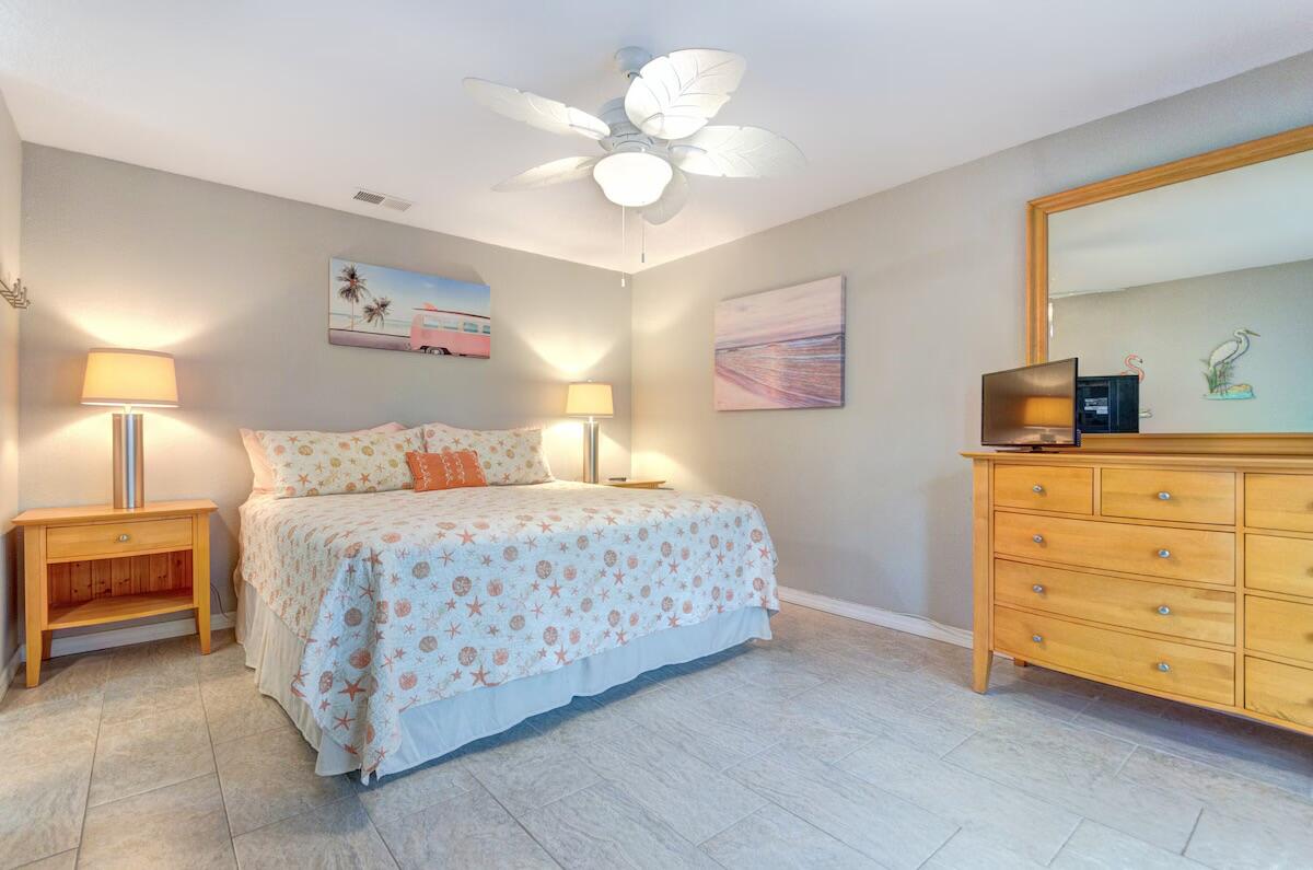 BEACHVIEW CONDOMINIUM - Residential