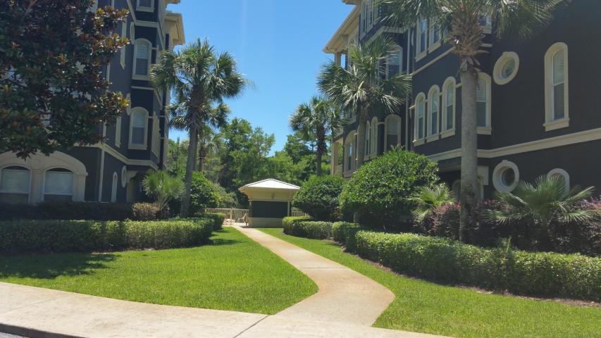 SEAVIEW VILLAS - Residential