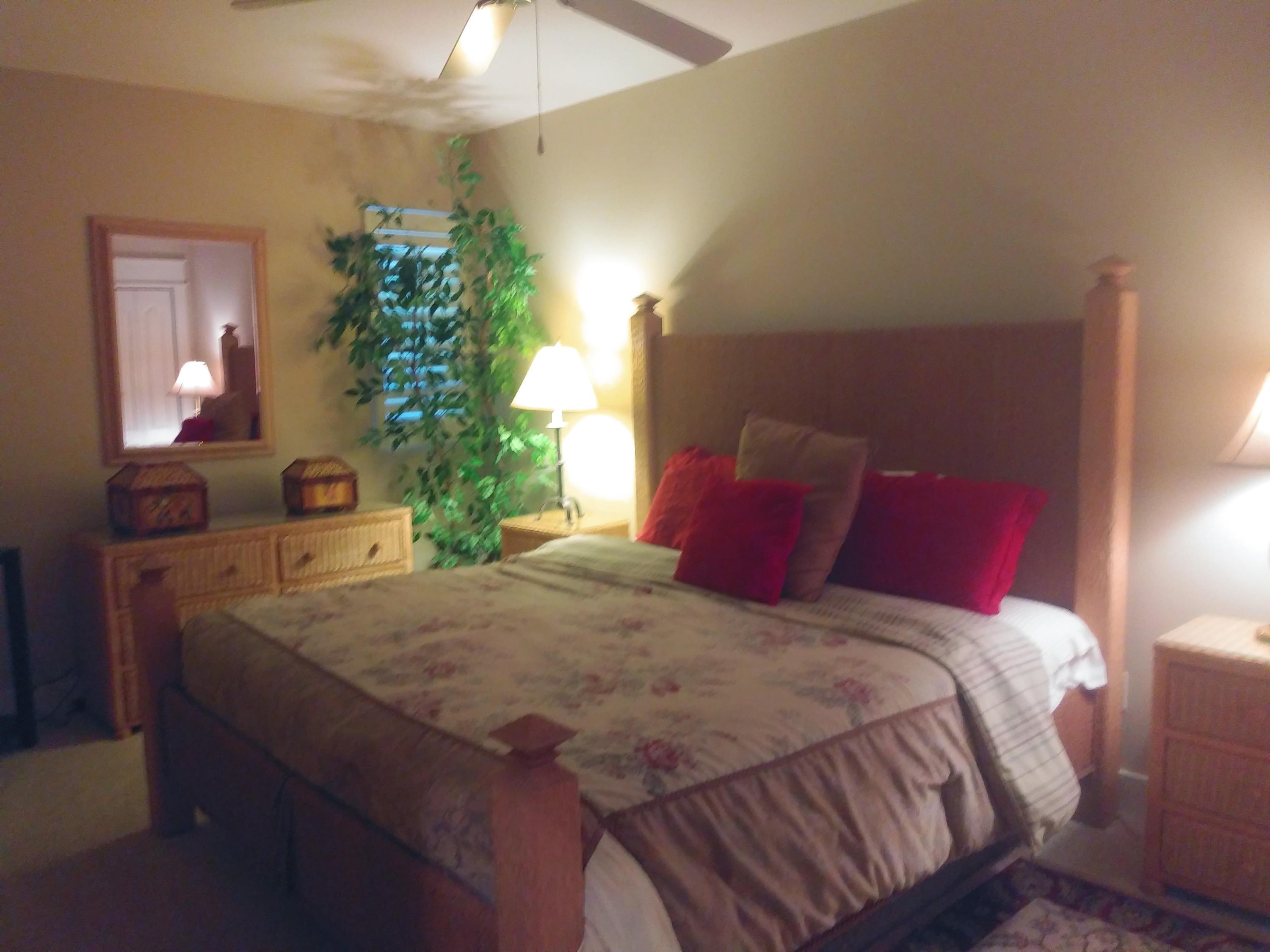 SEAVIEW VILLAS - Residential