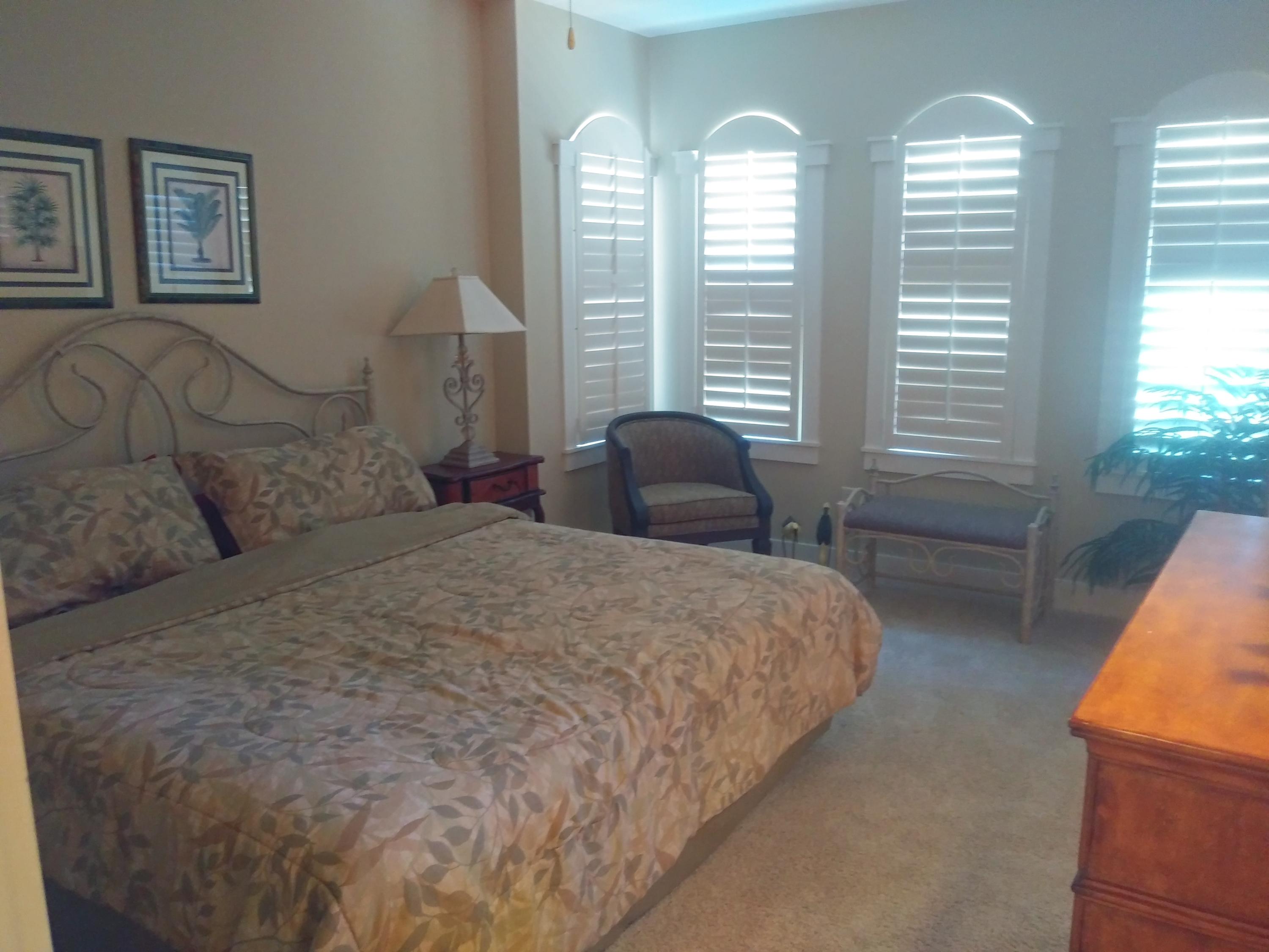 SEAVIEW VILLAS - Residential