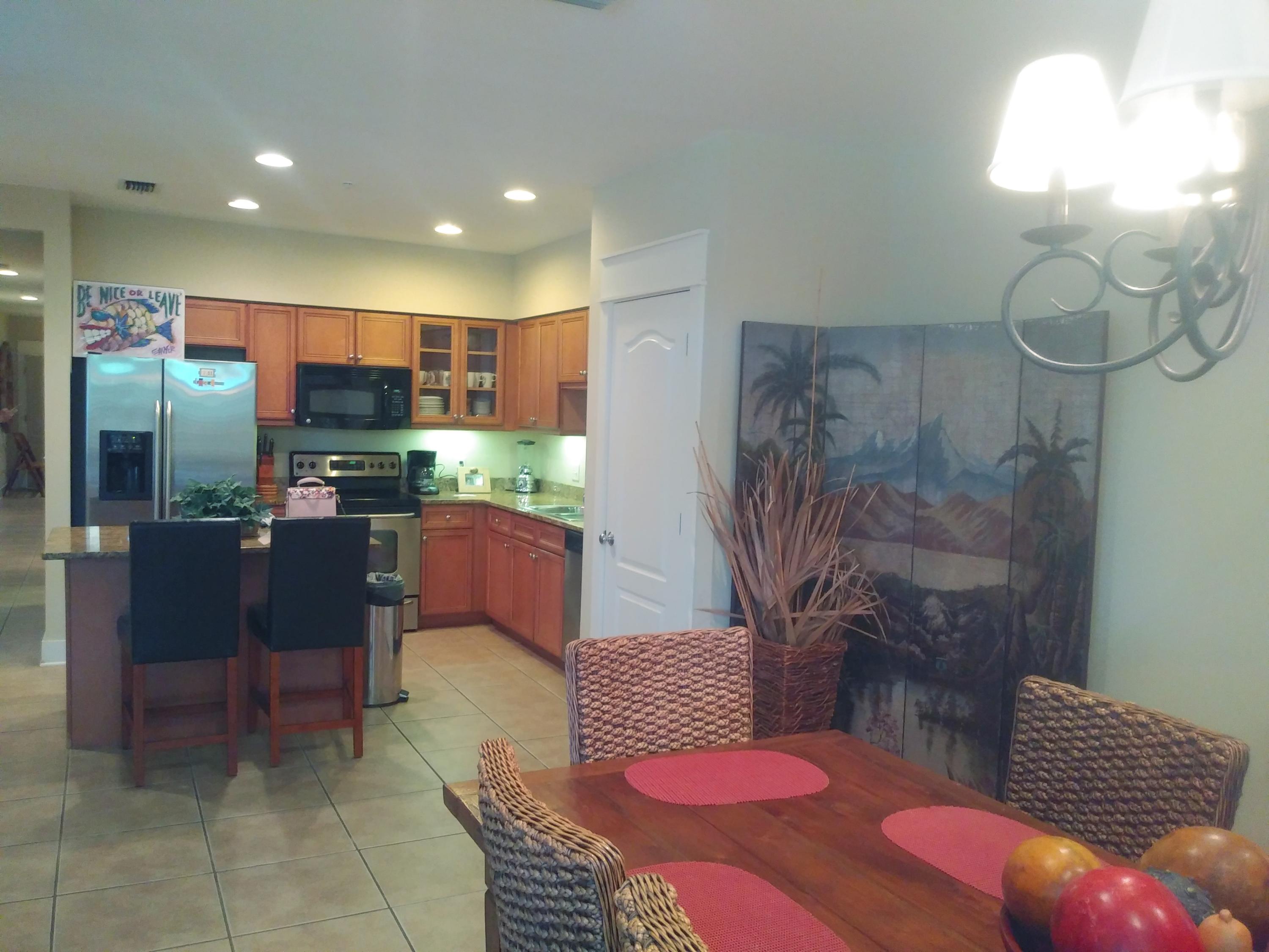 SEAVIEW VILLAS - Residential