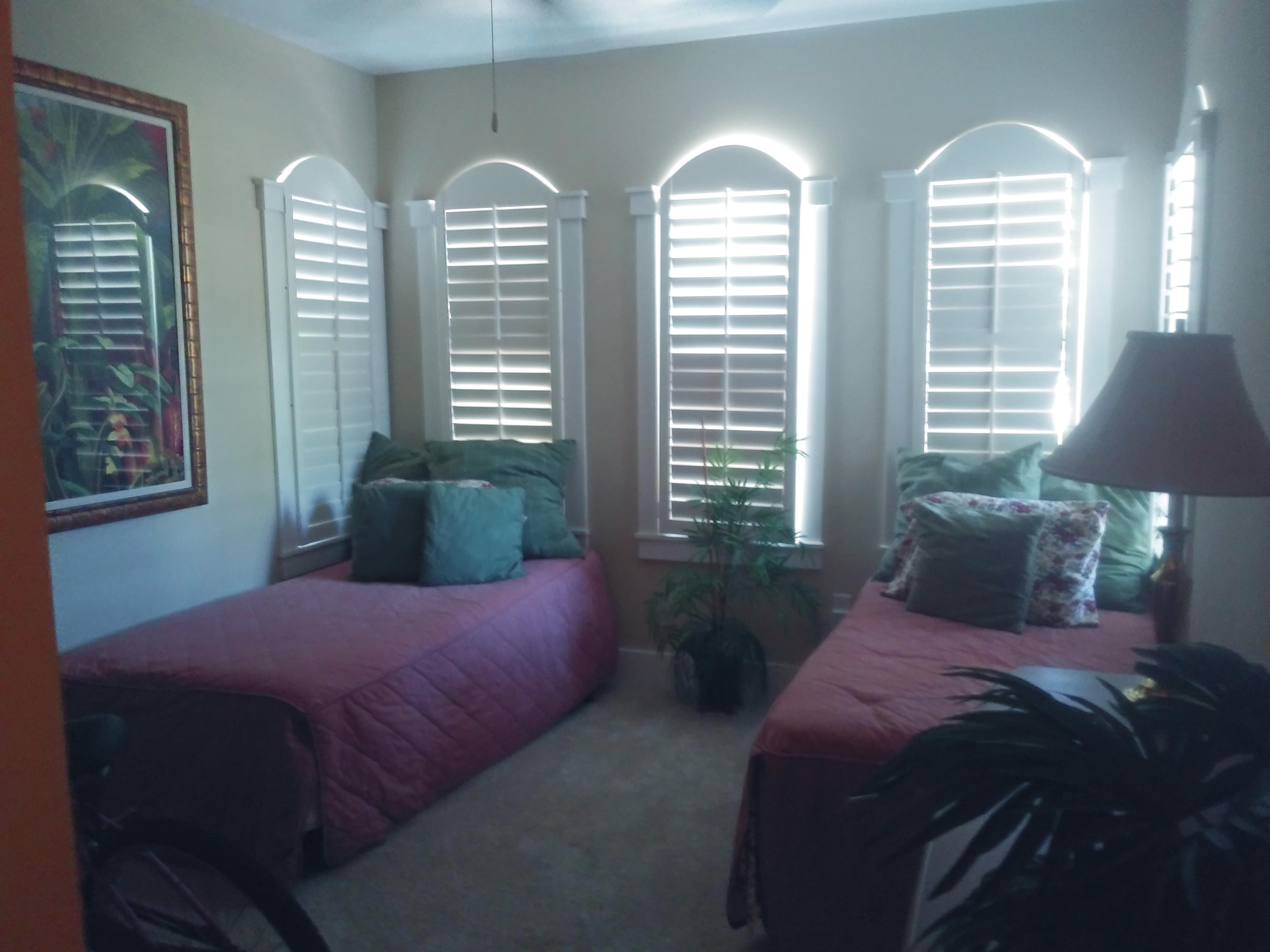 SEAVIEW VILLAS - Residential