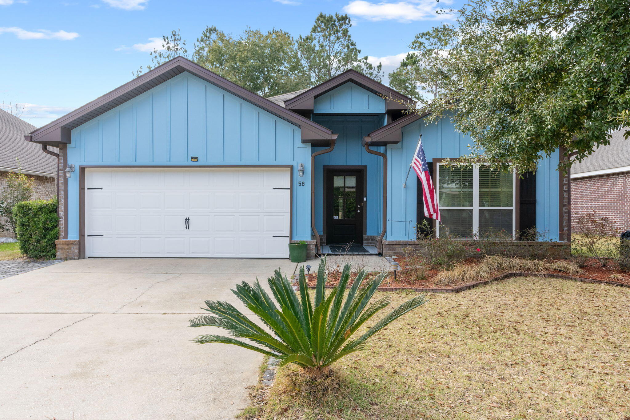 Discover this rare lakefront gem in sought-after Hammock Bay! Meticulously maintained by the original owner, this move-in-ready home offers a private backyard retreat, whole-house generator, and an extra parking pad. Great floor plan with 3 bedrooms and an office for all to enjoy. Enjoy resort-style amenities--multiple pools, fitness center, tennis, pickleball, scenic trails, frisbee golf, Bay Club & more! Opportunities like this don't last--secure your spot in one of Freeport's premier communities today! Call today to schedule your viewing.