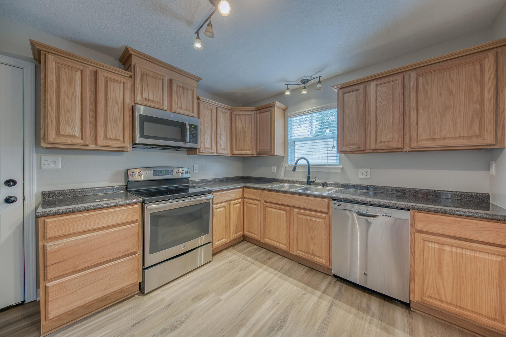 WYNNEHAVEN BEACH ESTATES - Residential