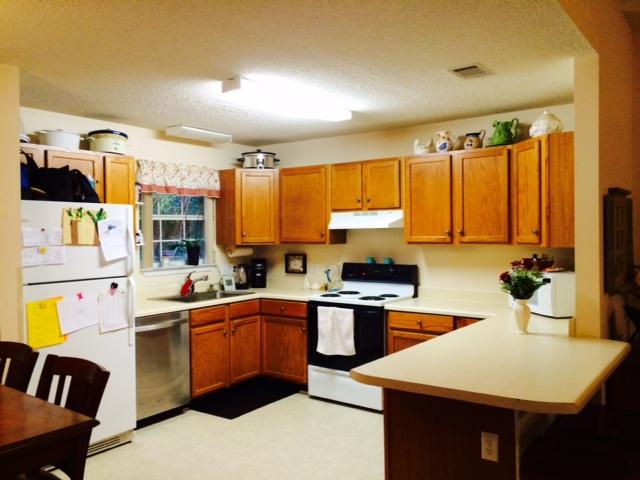 ROLLING HILLS ESTATES - Residential Lease